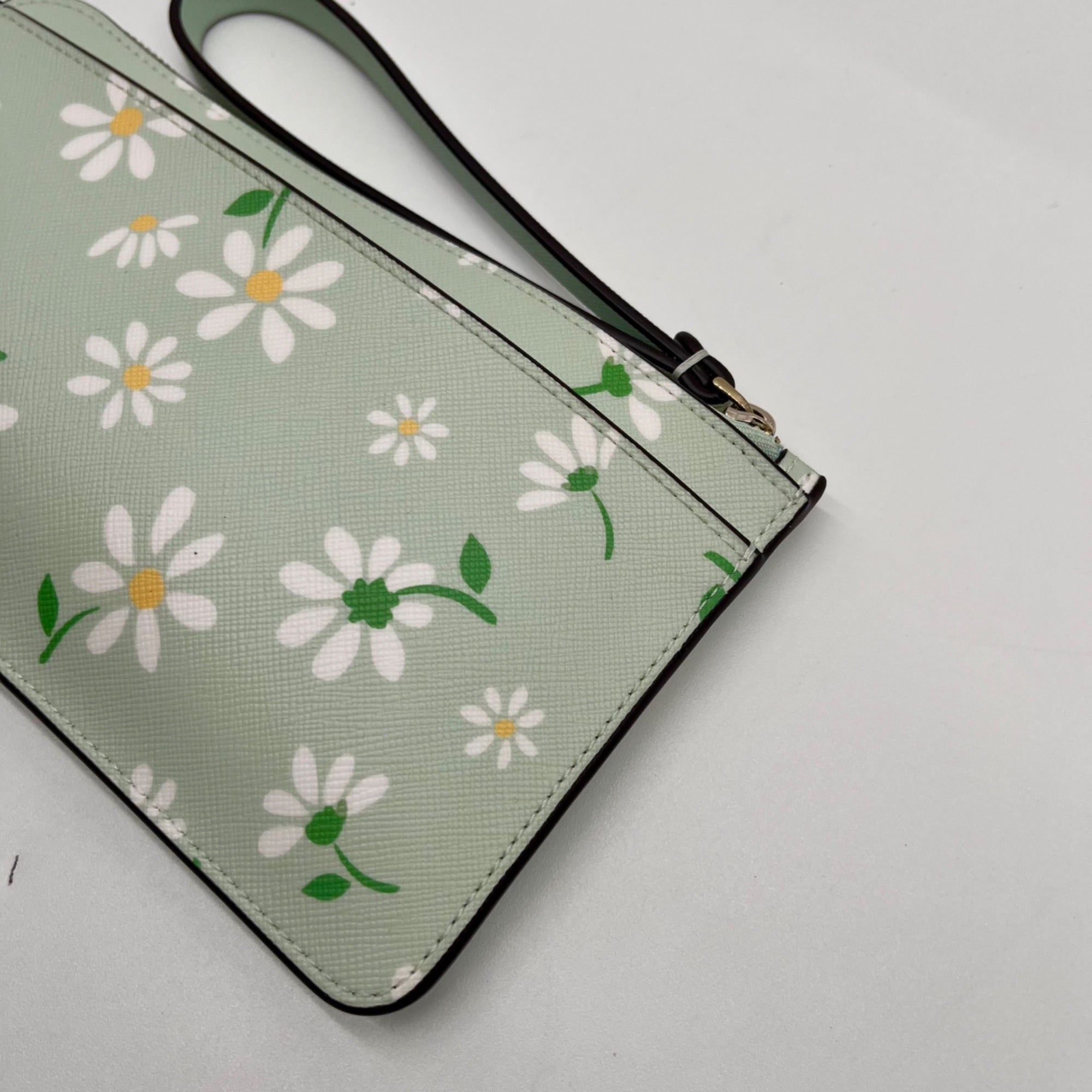 Kate Spade Blue Lucy Daisy Medium Wristlet