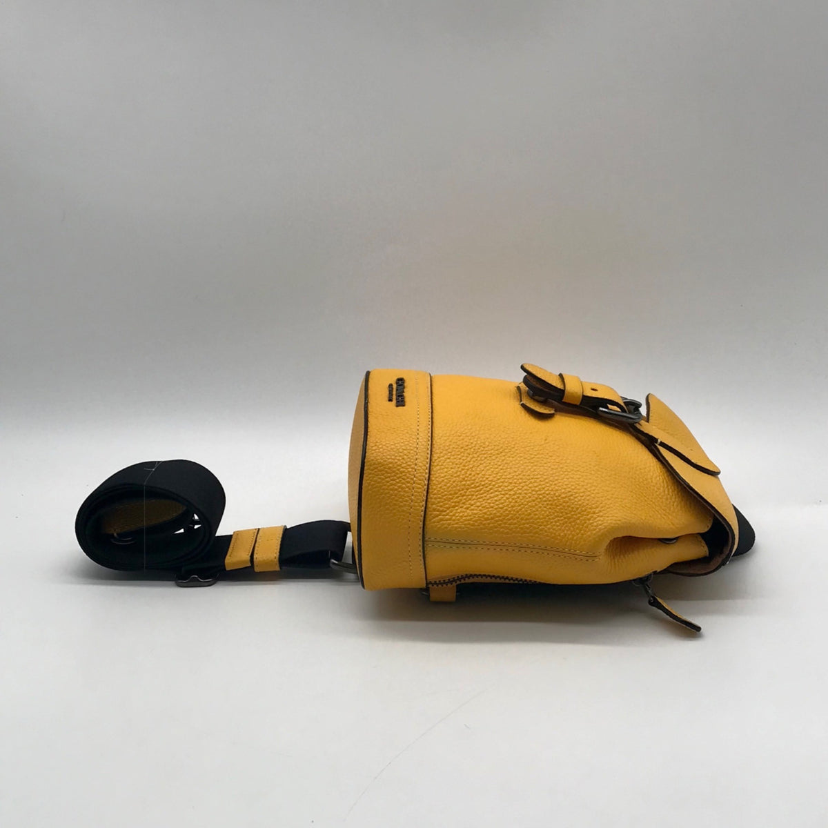Coach Vibrant Yellow Pebbled Leather Hudson Small Pack-CB929