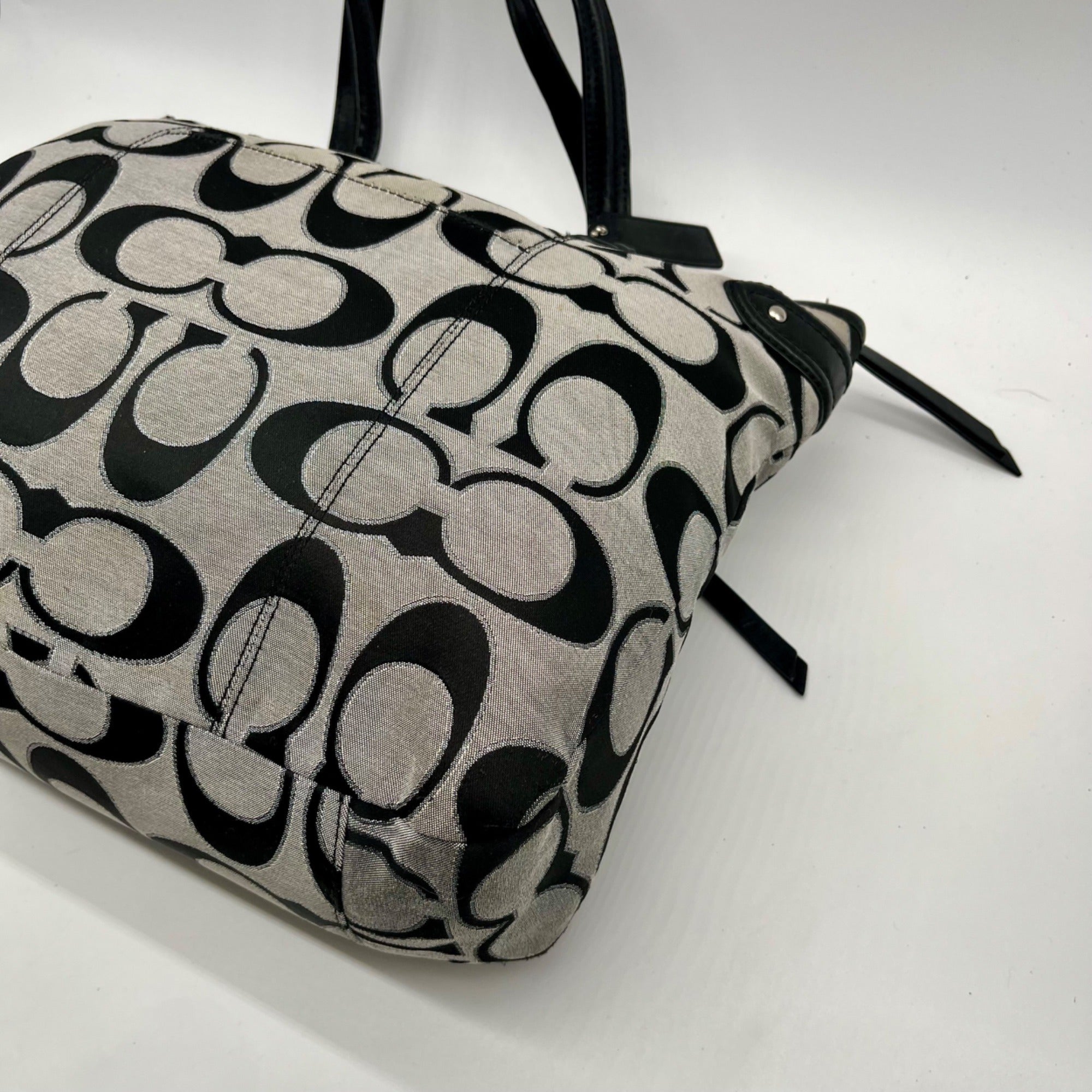 Coach Black &amp; Grey Daisy Outline Signature Emma Tote Bag F23938