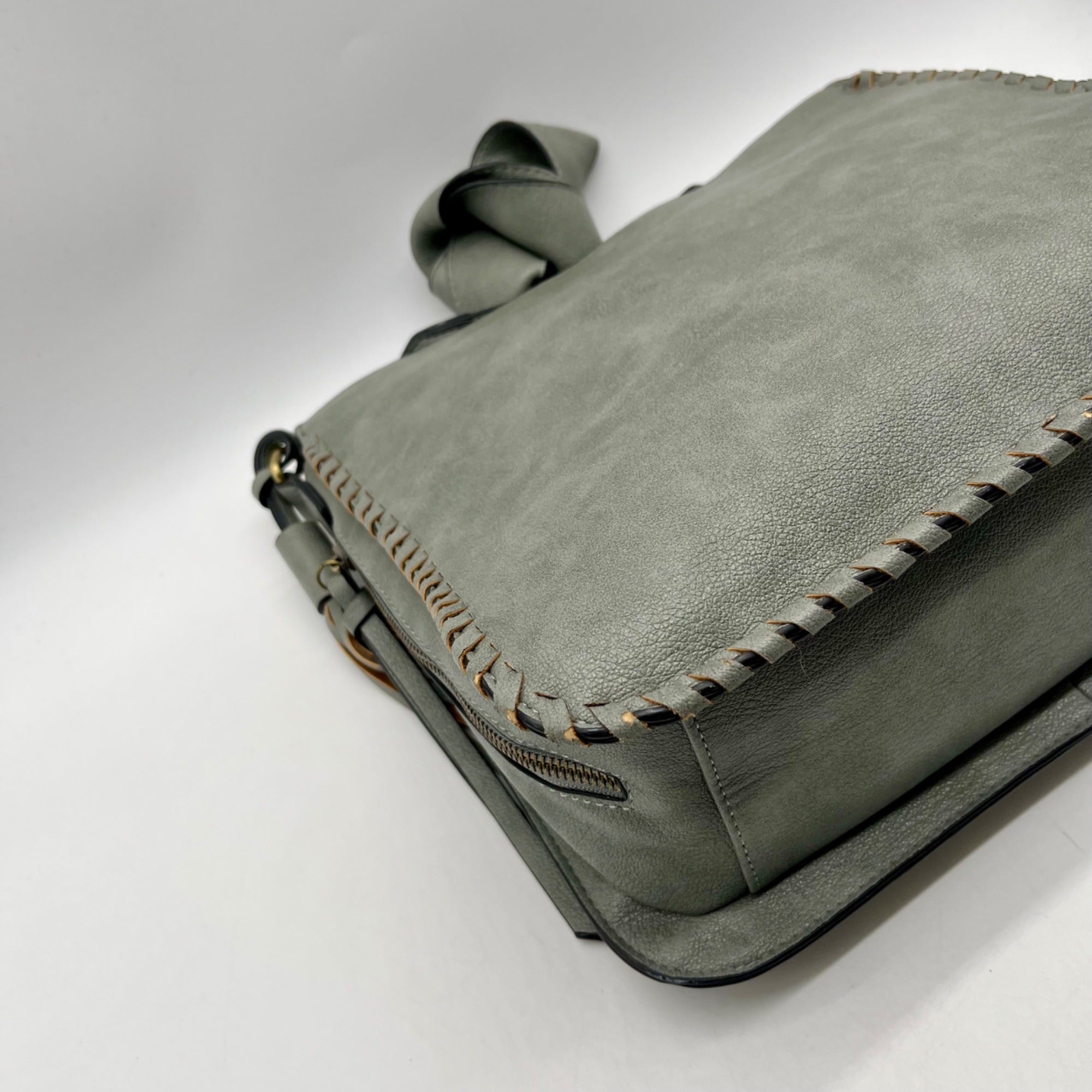 Jen and Co Grey Hobo Style Shoulder Bag