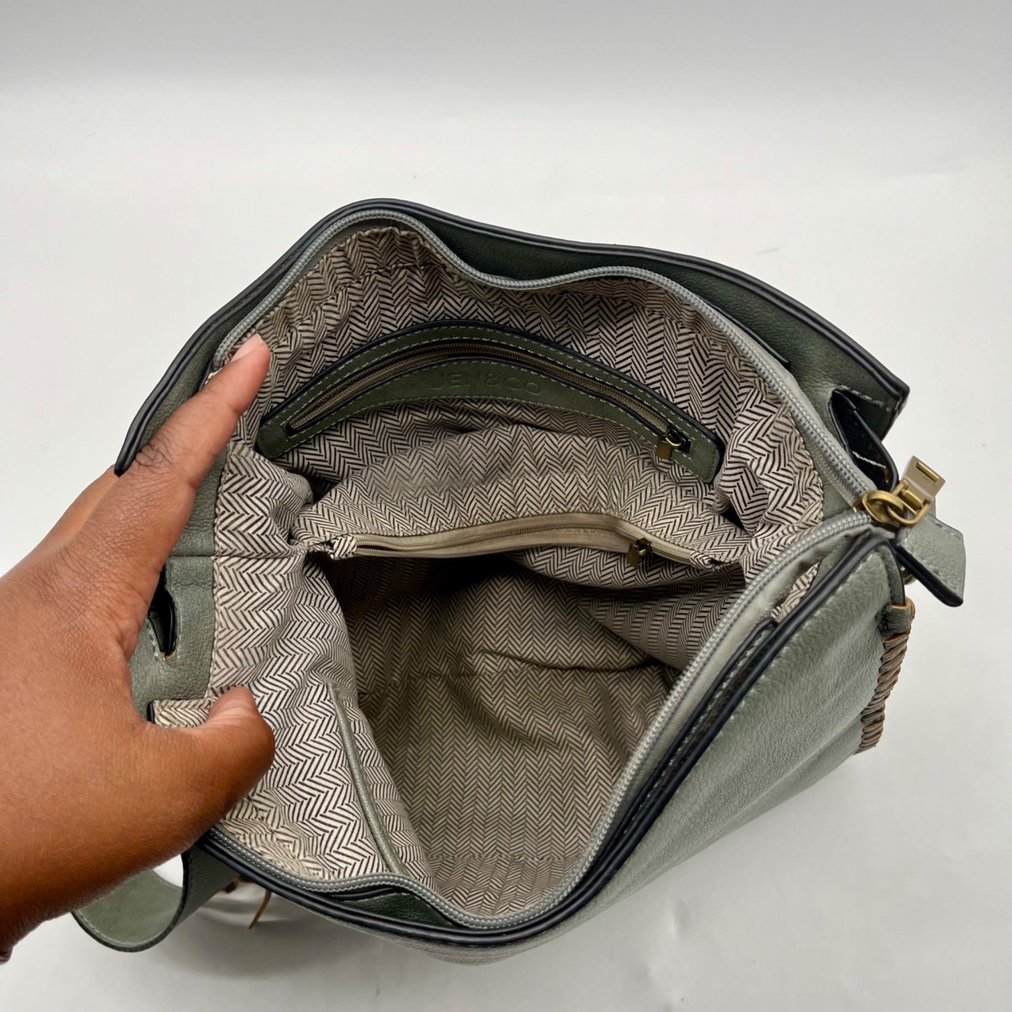 Jen and Co Grey Hobo Style Shoulder Bag