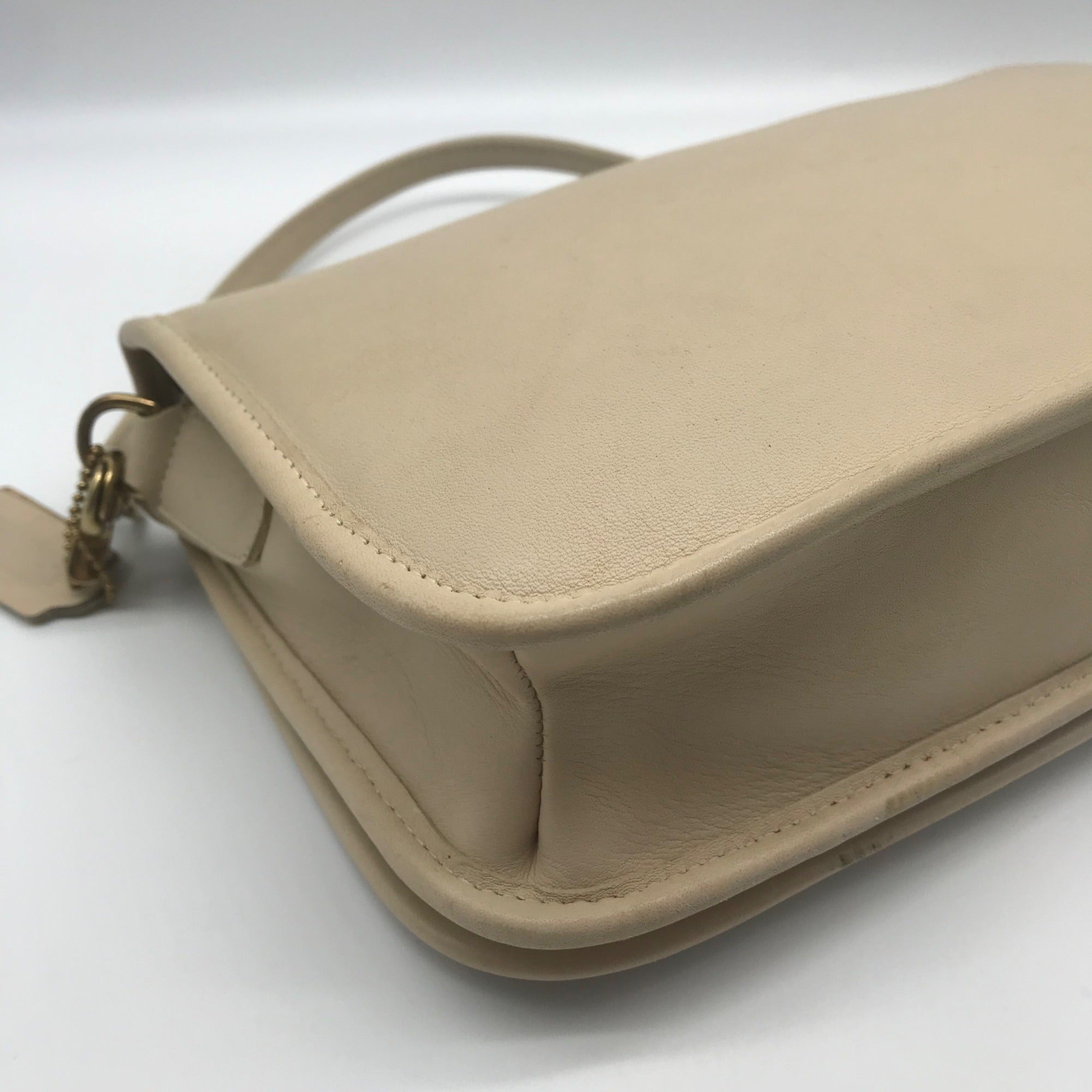 Coach Vintage Beige Leather Convertible Putty Crossbody Clutch 9635