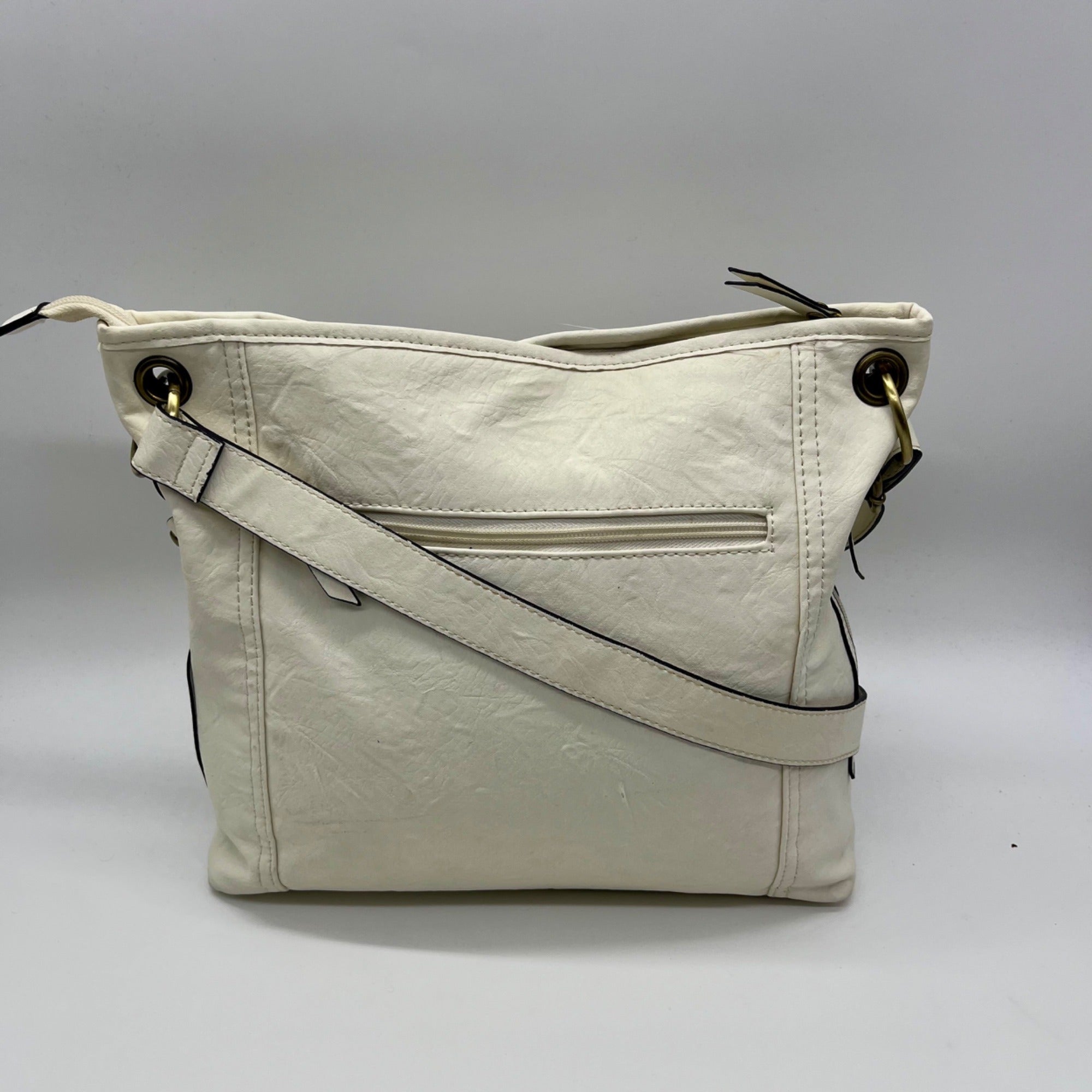 Bueno White Faux Leather Multi-Pocket Crossbody Bag