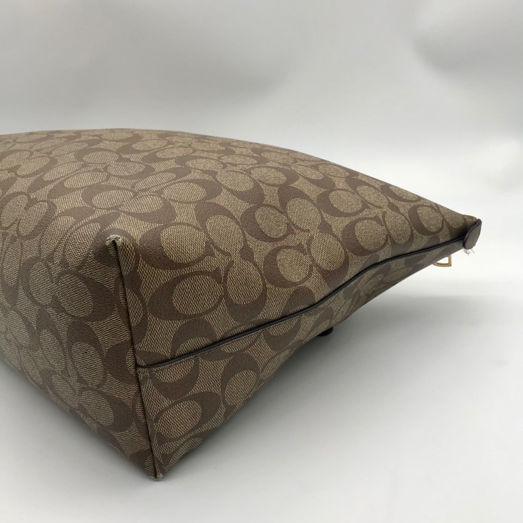 Coach Signature Canvas Gallery Tote Bag