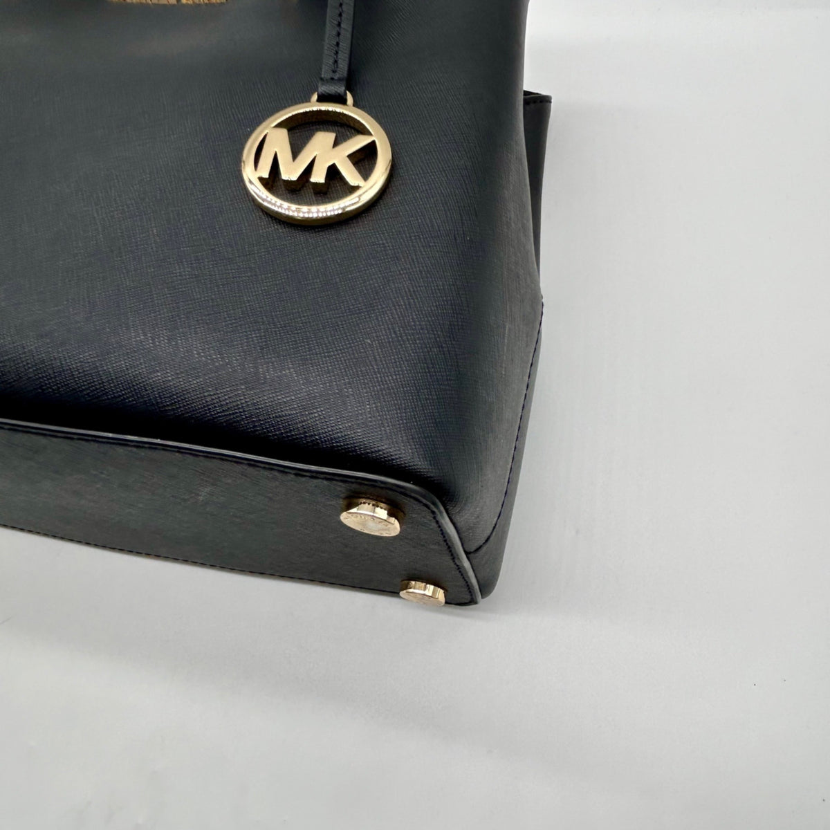 Michael Kors Black Saffiano Leather Middle Zip Savannah Convertible Tote