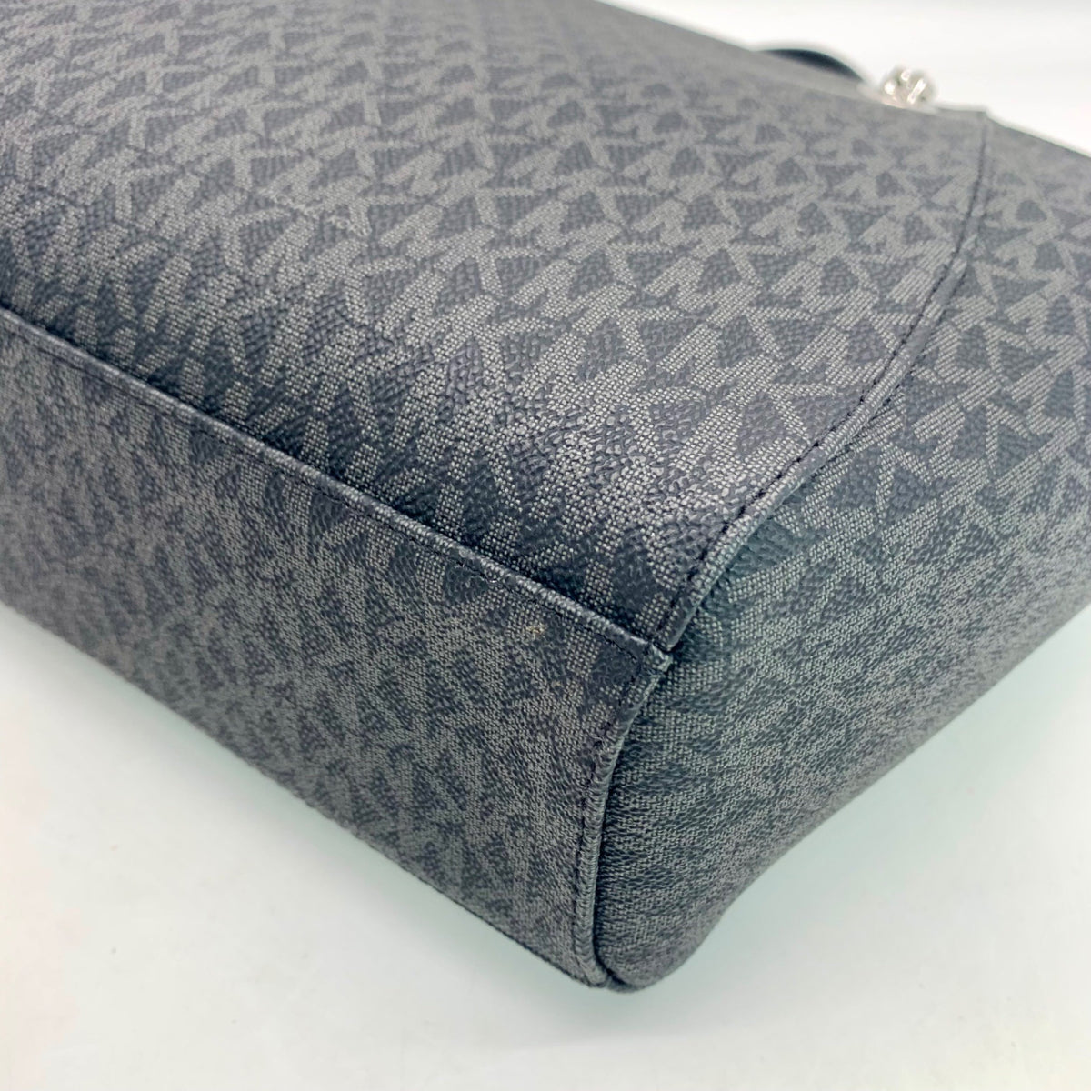 Michael Kors Jet Set Black Signature Coated Canvas Shoulder Bag