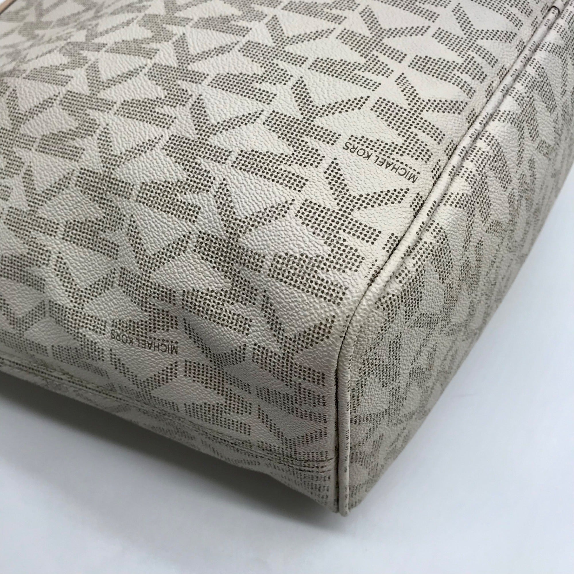 Michael Kors Vanilla Monogram Canvas Jet Set Travel Tote Bag