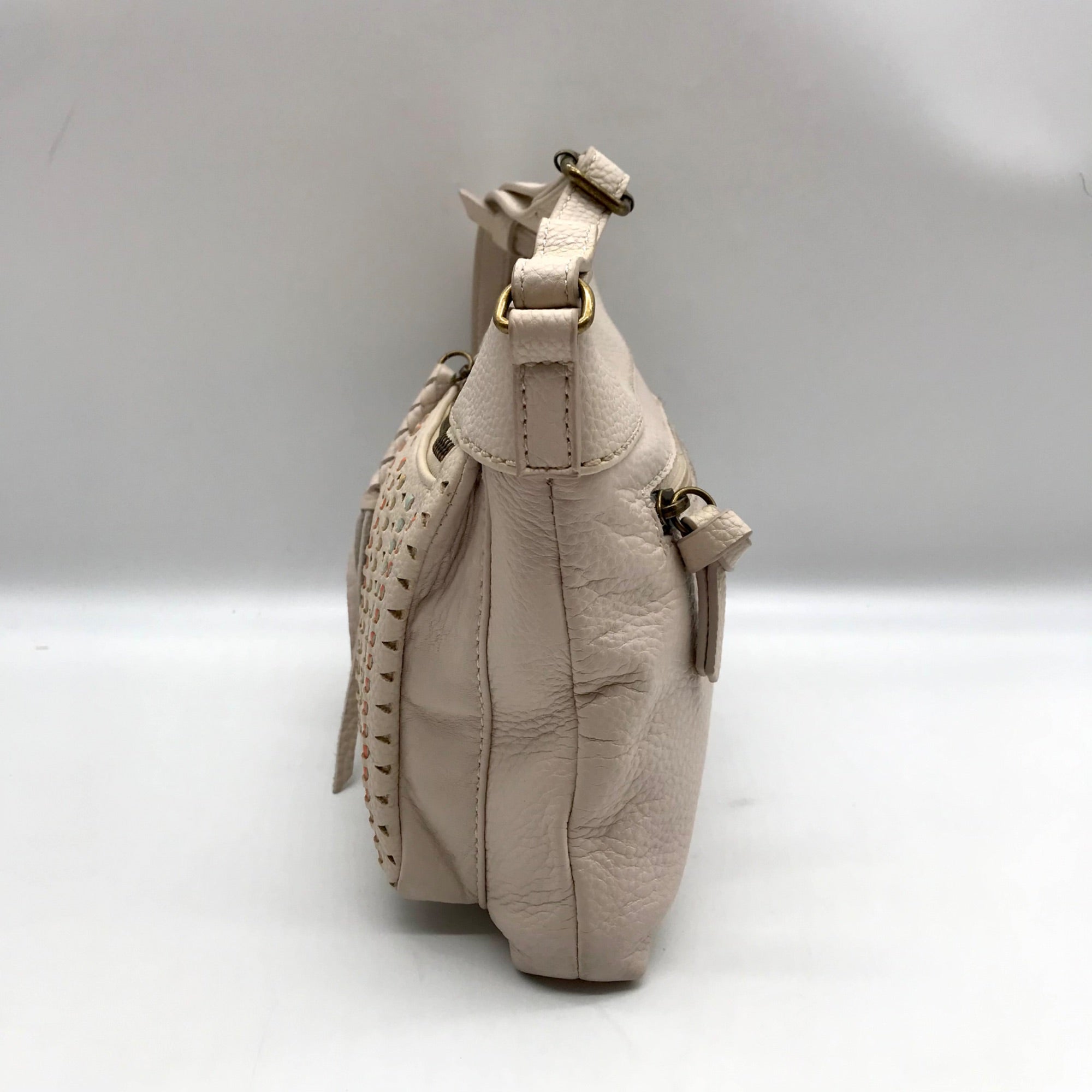 The Sak Off-White Pebbled Leather Sanibel Crossbody Bag
