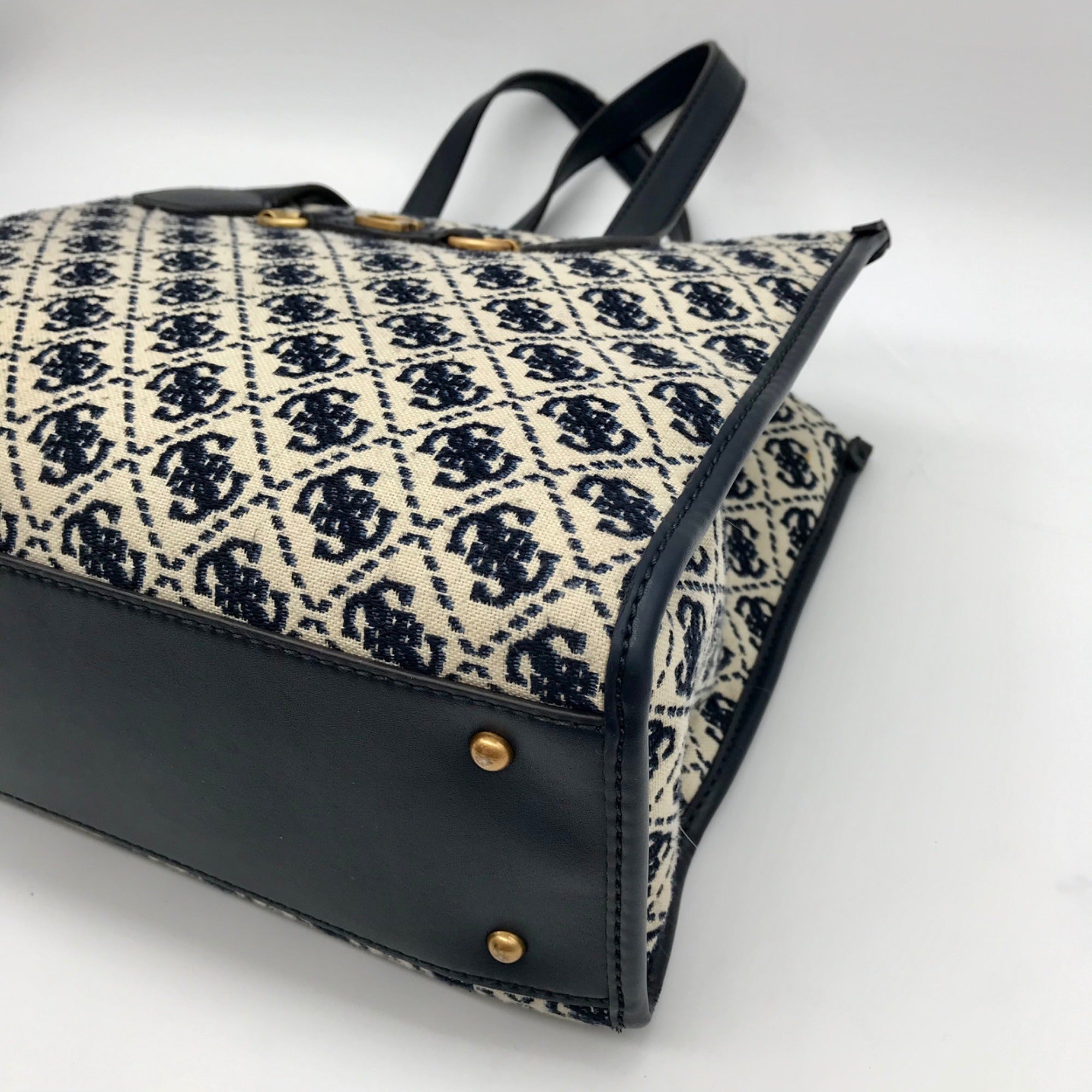 Guess Beige &amp; Blue Jacquard Izzy 2-Compartment Tote Bag