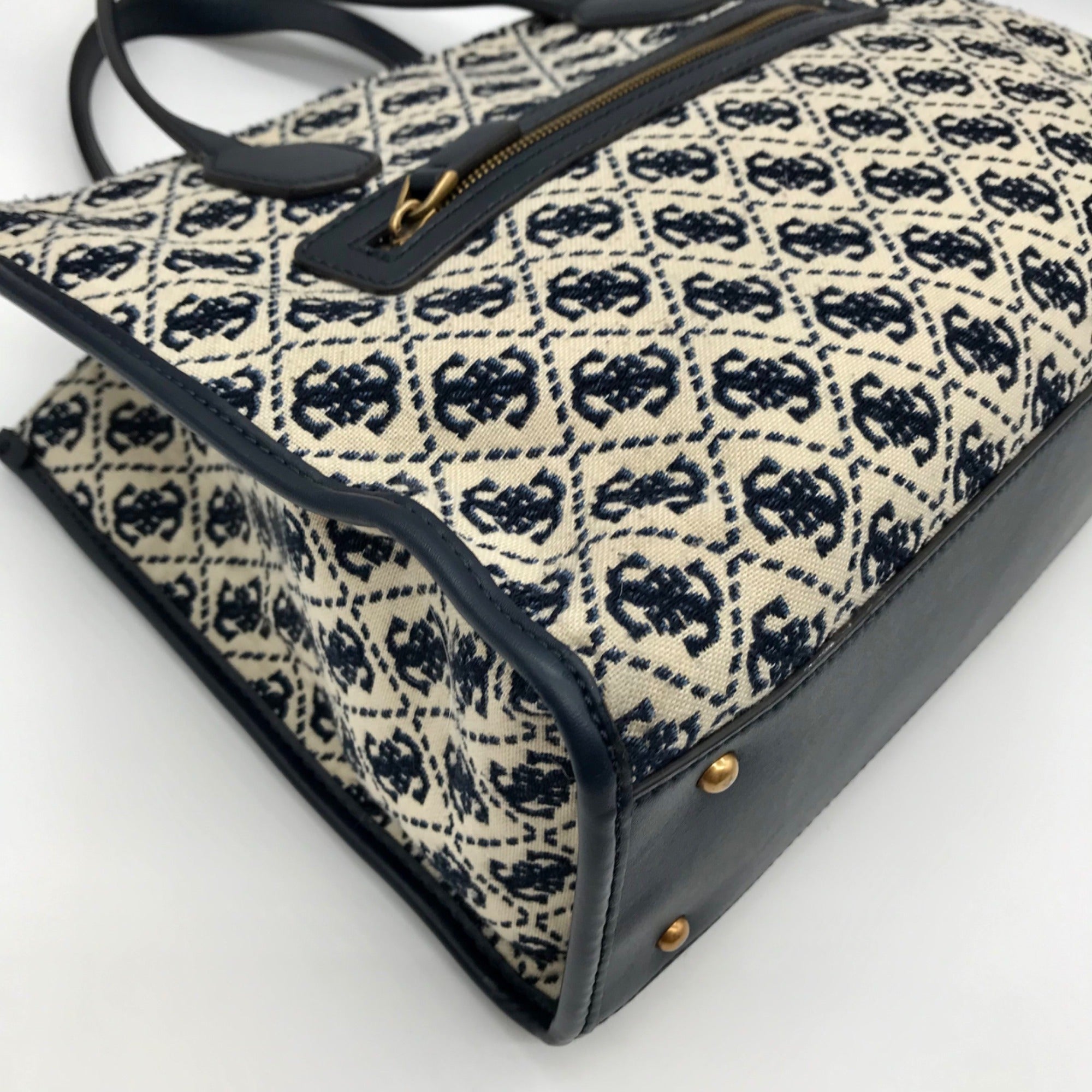 Guess Beige &amp; Blue Jacquard Izzy 2-Compartment Tote Bag