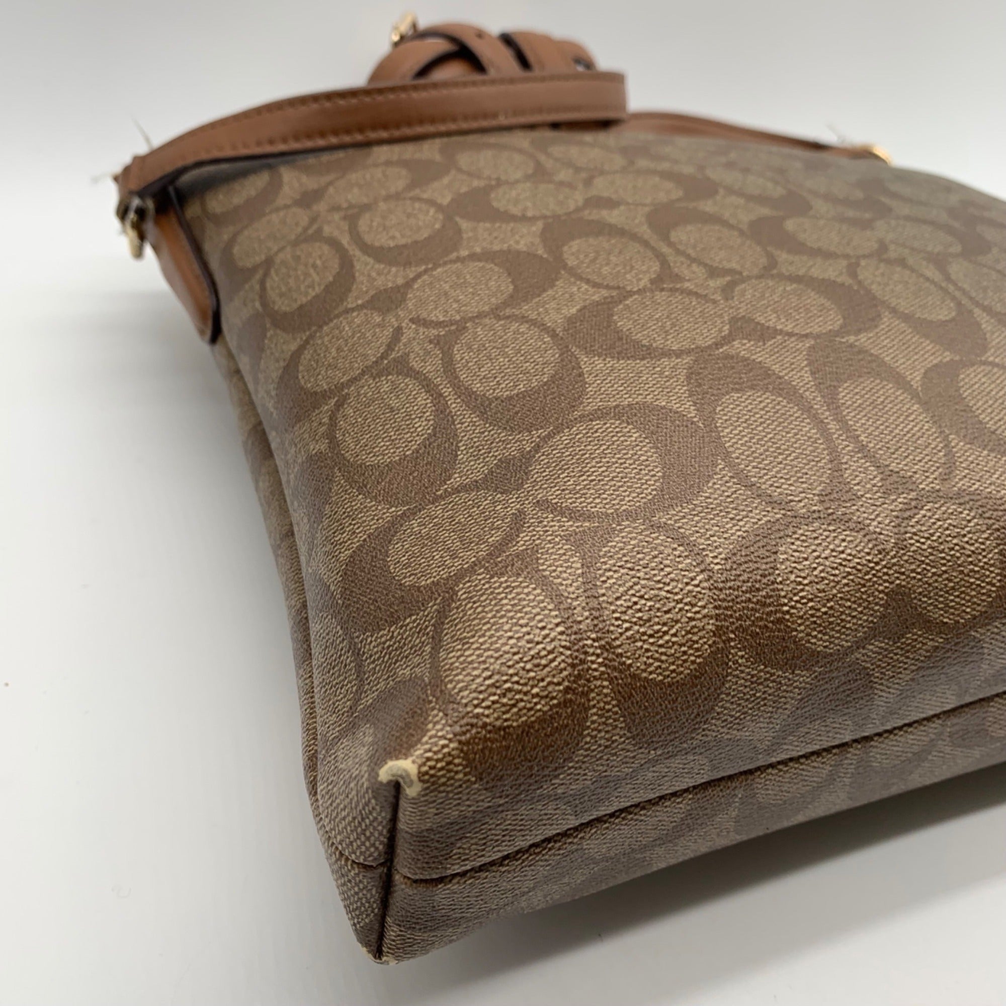 Coach Brown Signature Coated Canvas Messenger Bag F53297
