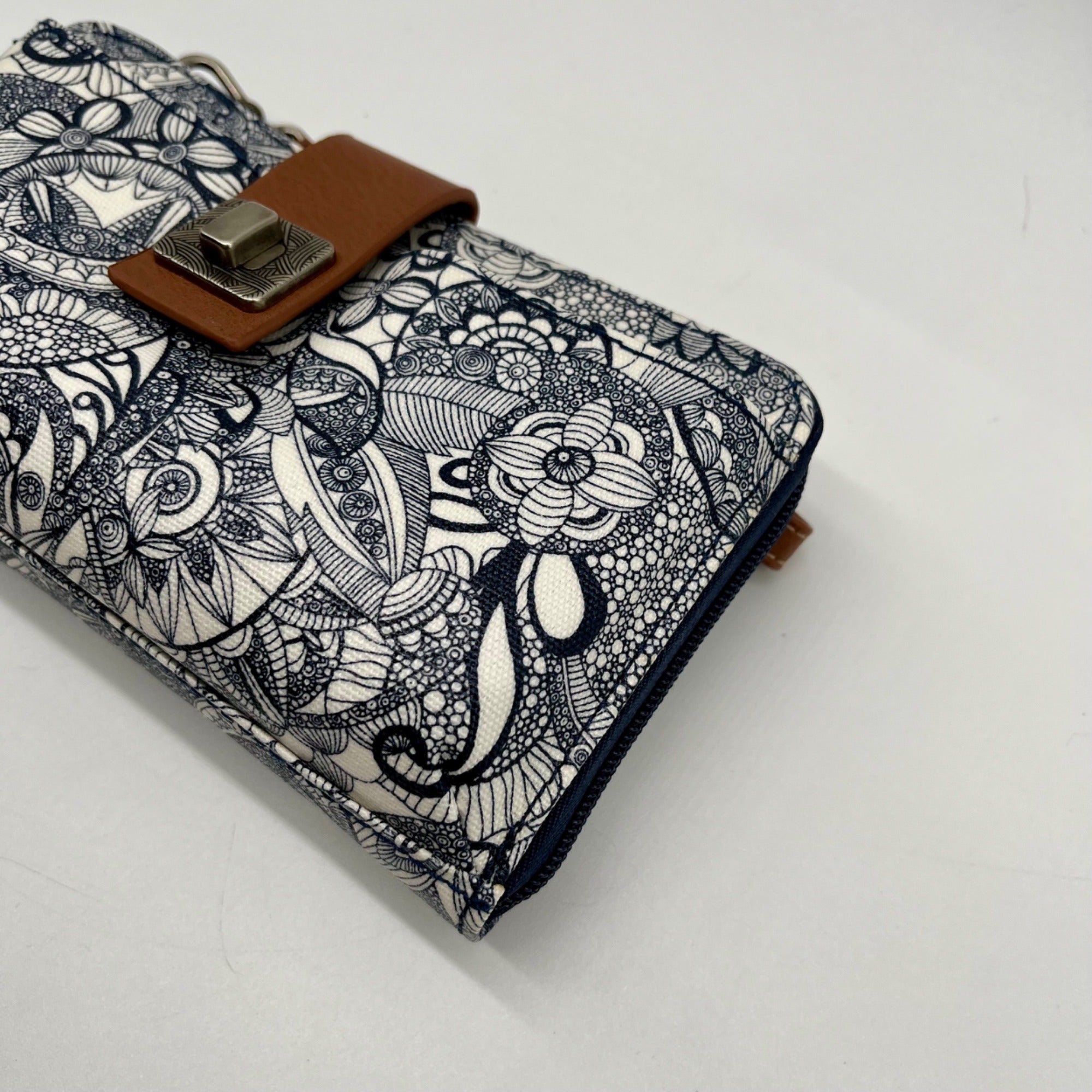 Sakroots Blue &amp; White Artist Circle Coated Canvas Large Smartphone Crossbody Bag