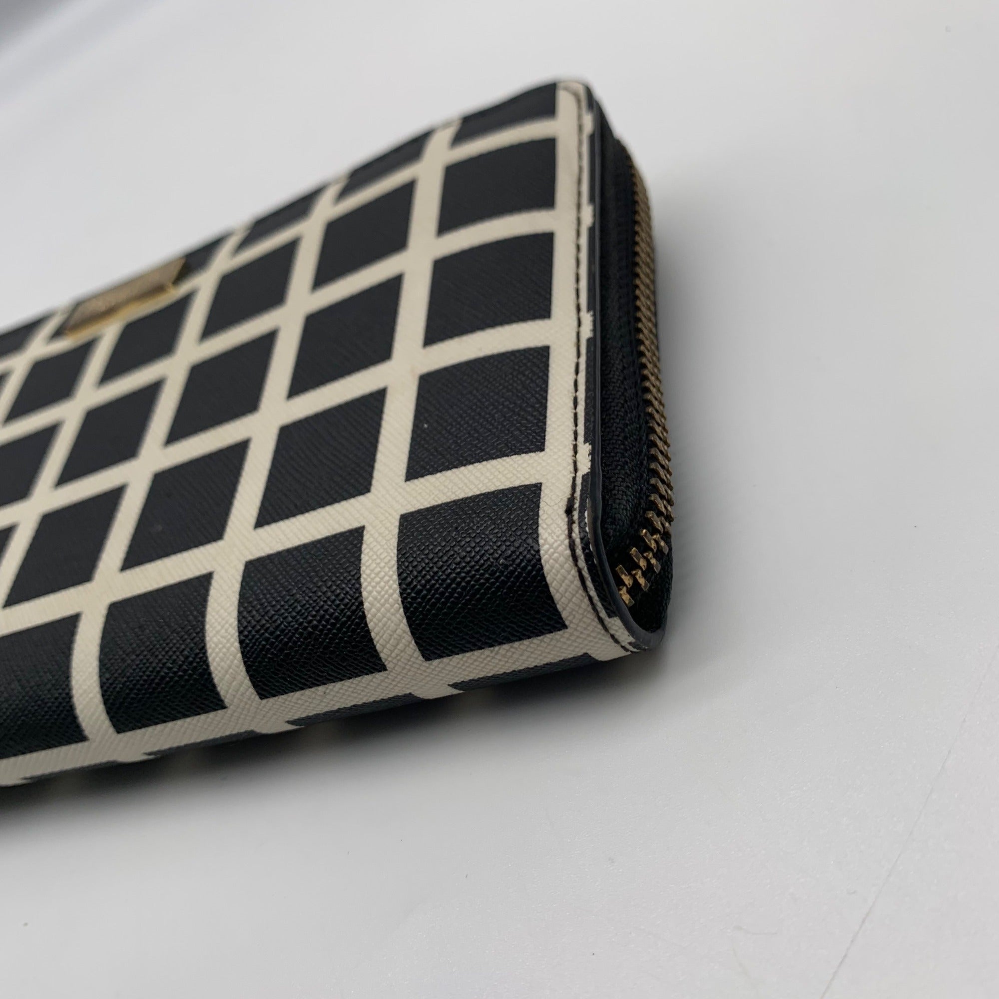 Kate Spade Black &amp; White Saffiano Leather Neda Laurel Way Wallet