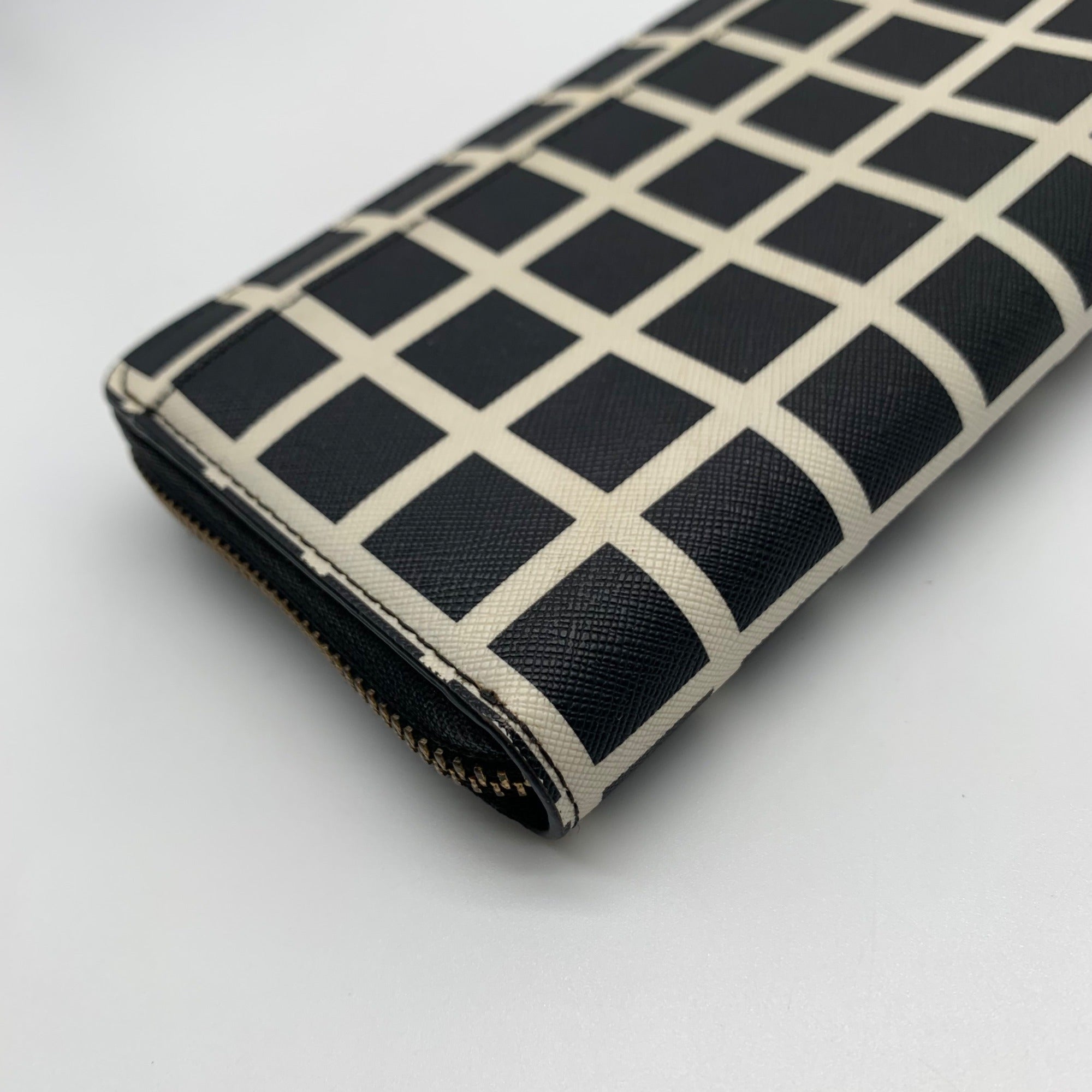 Kate Spade Black &amp; White Saffiano Leather Neda Laurel Way Wallet