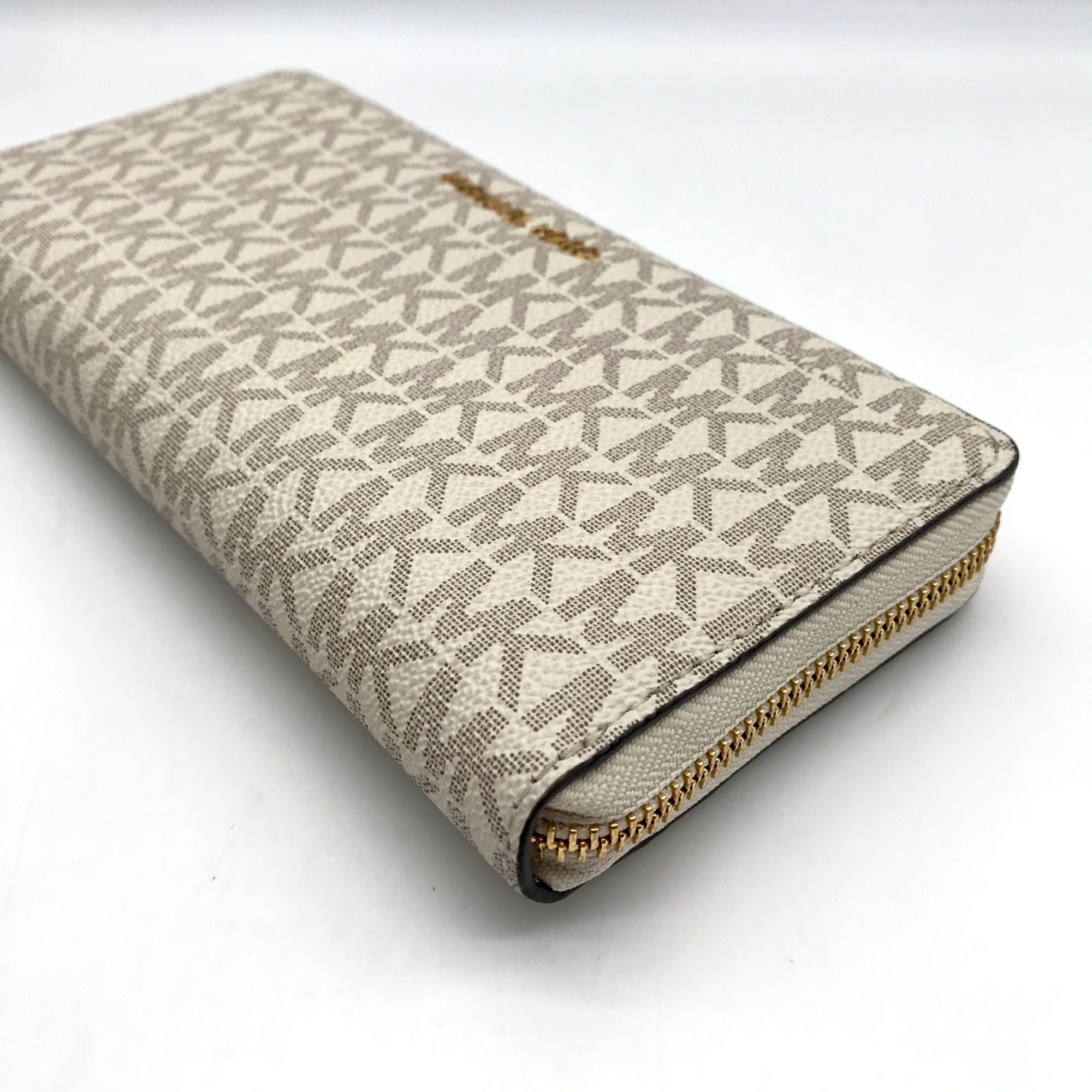 Michael Kors Vanilla Coated Canvas Monogram Jet Set Travel Continental Wallet