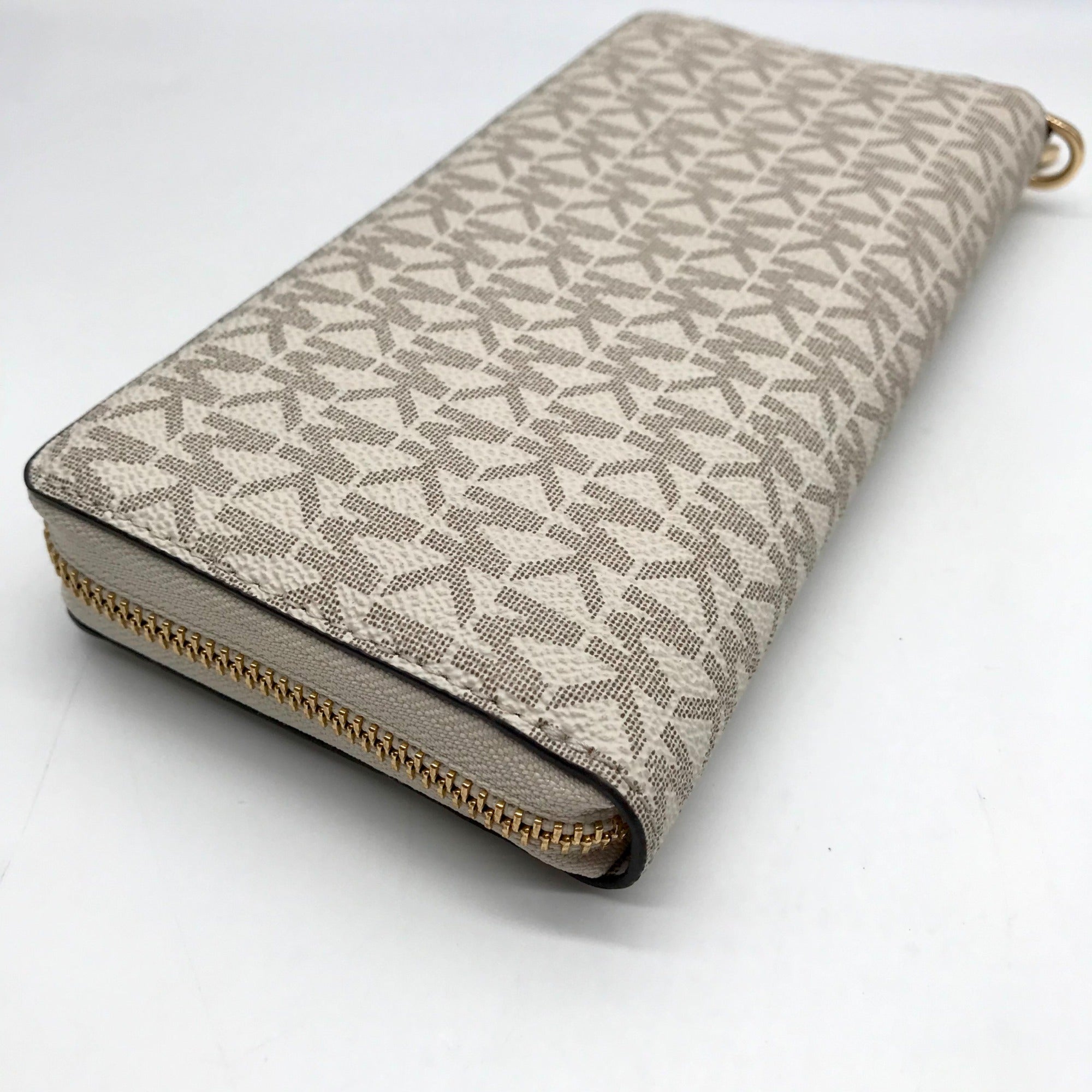 Michael Kors Vanilla Coated Canvas Monogram Jet Set Travel Continental Wallet