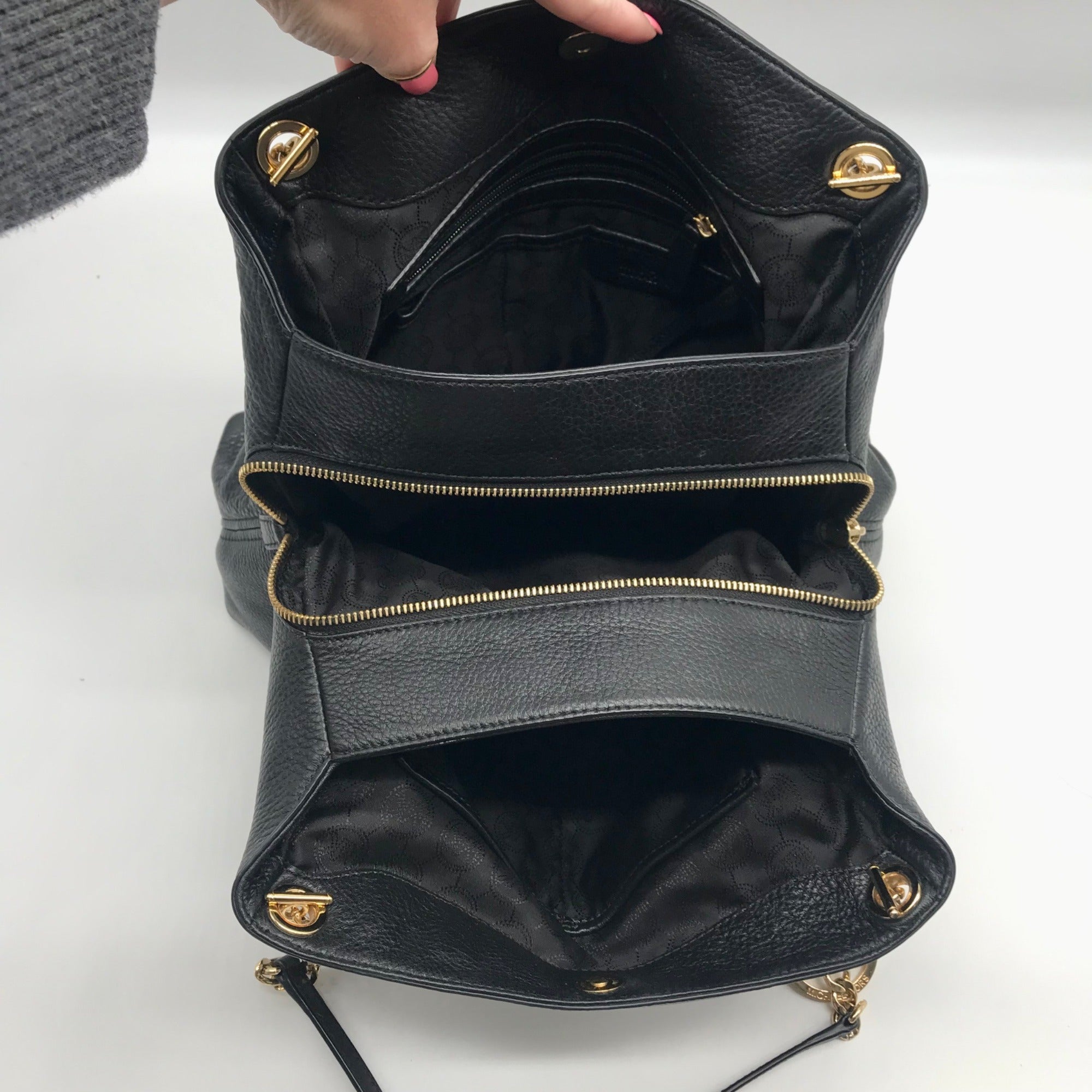 Michael Kors Black Pebbled Leather Jet Set Chain Shoulder Bag