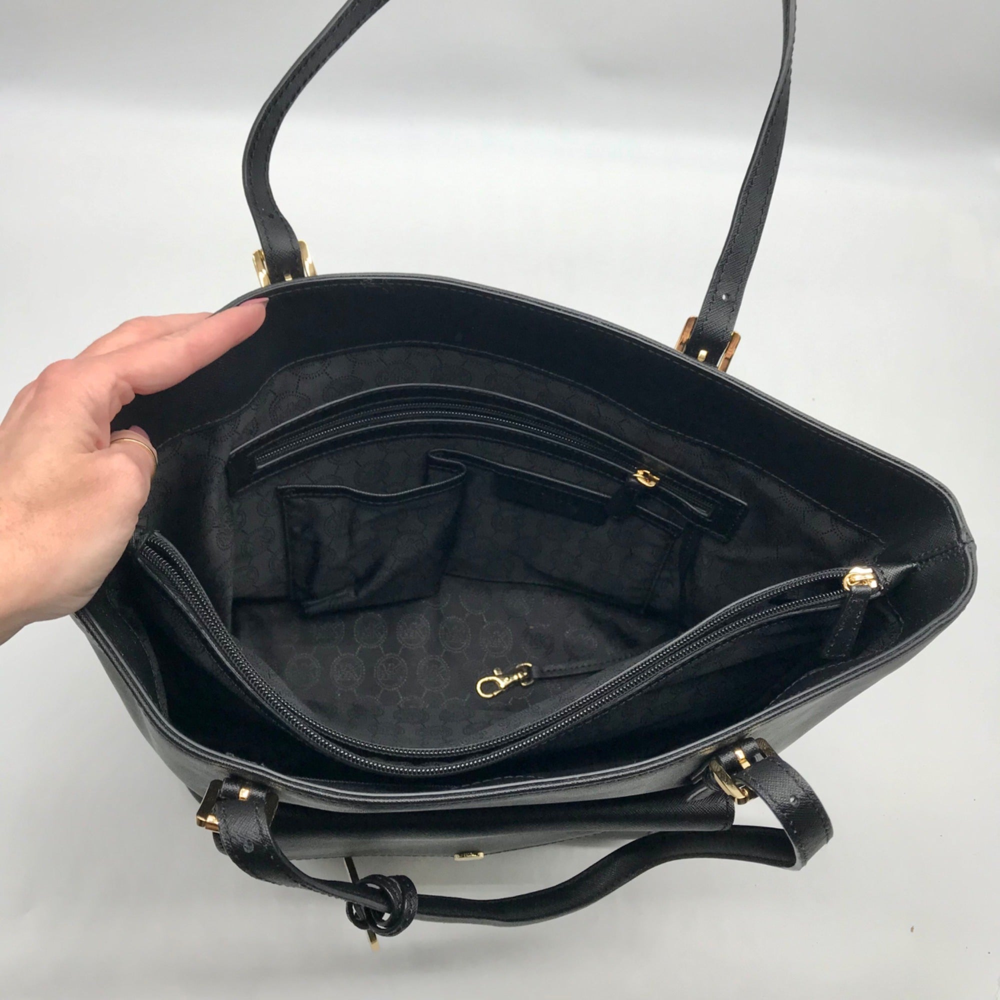 Michael Kors Black Saffiano Leather Jet Set Multi-Function Pocket Tote Bag