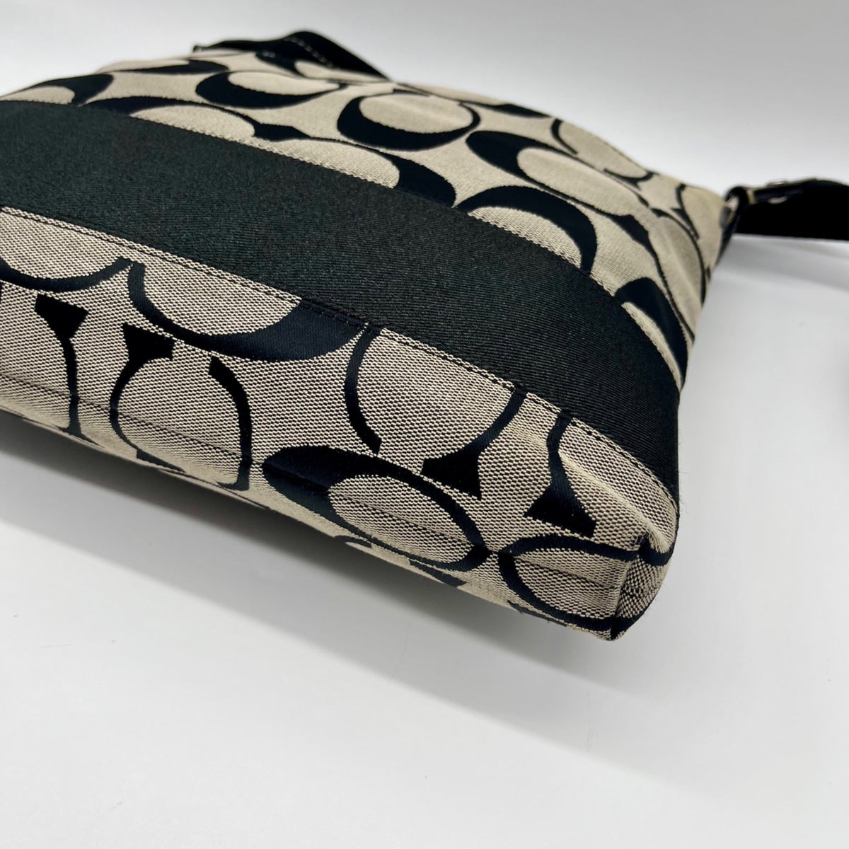 Coach Black &amp; Grey Signature Canvas Fabric Crossbody File Bag F19220
