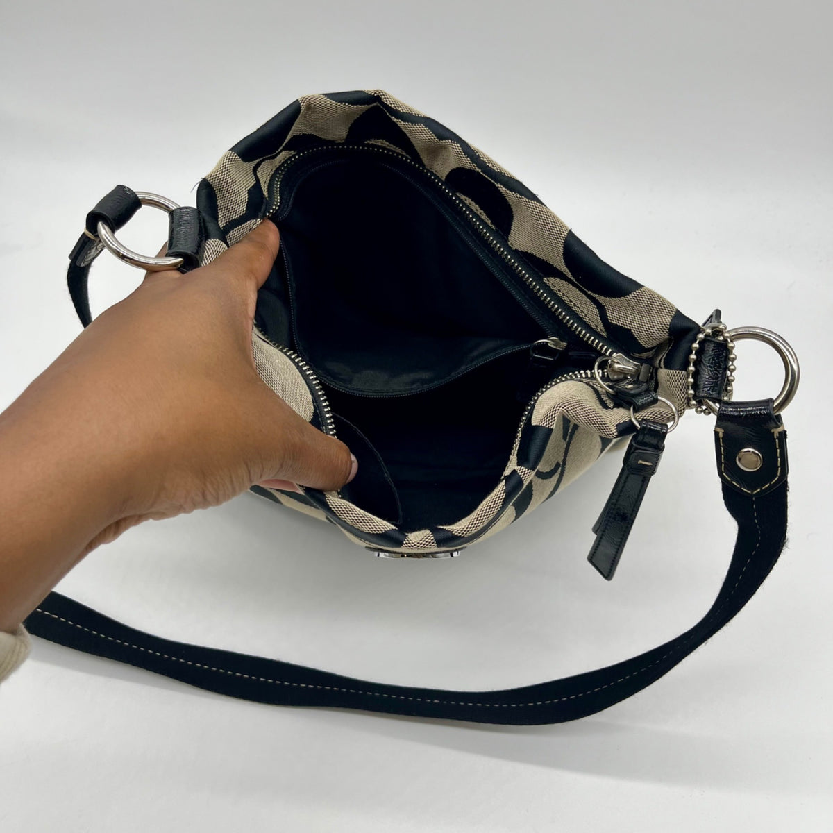 Coach Black &amp; Grey Signature Canvas Fabric Crossbody File Bag F19220