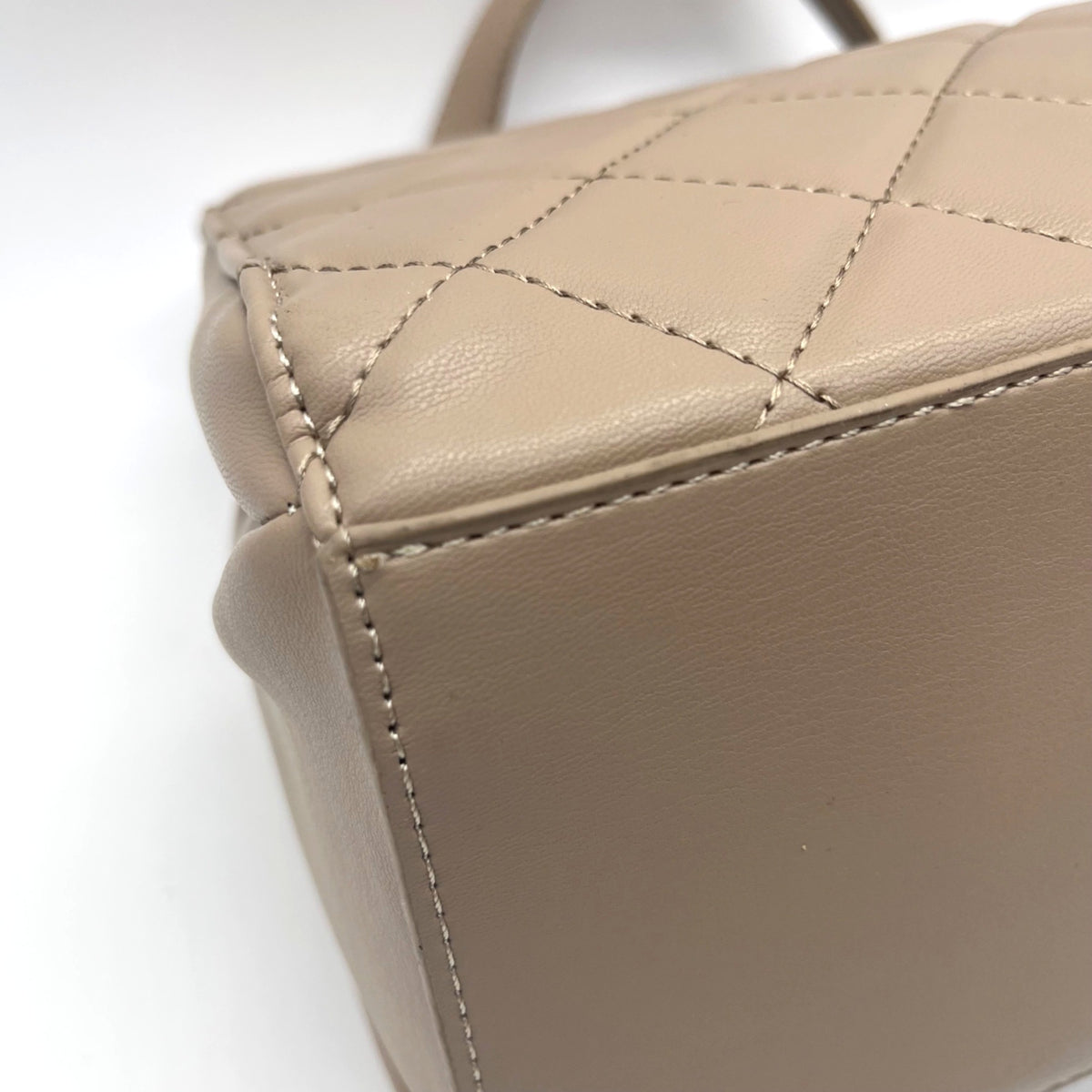 Badgley Mischka Nude Quilted Faux Leather Convertible Handbag