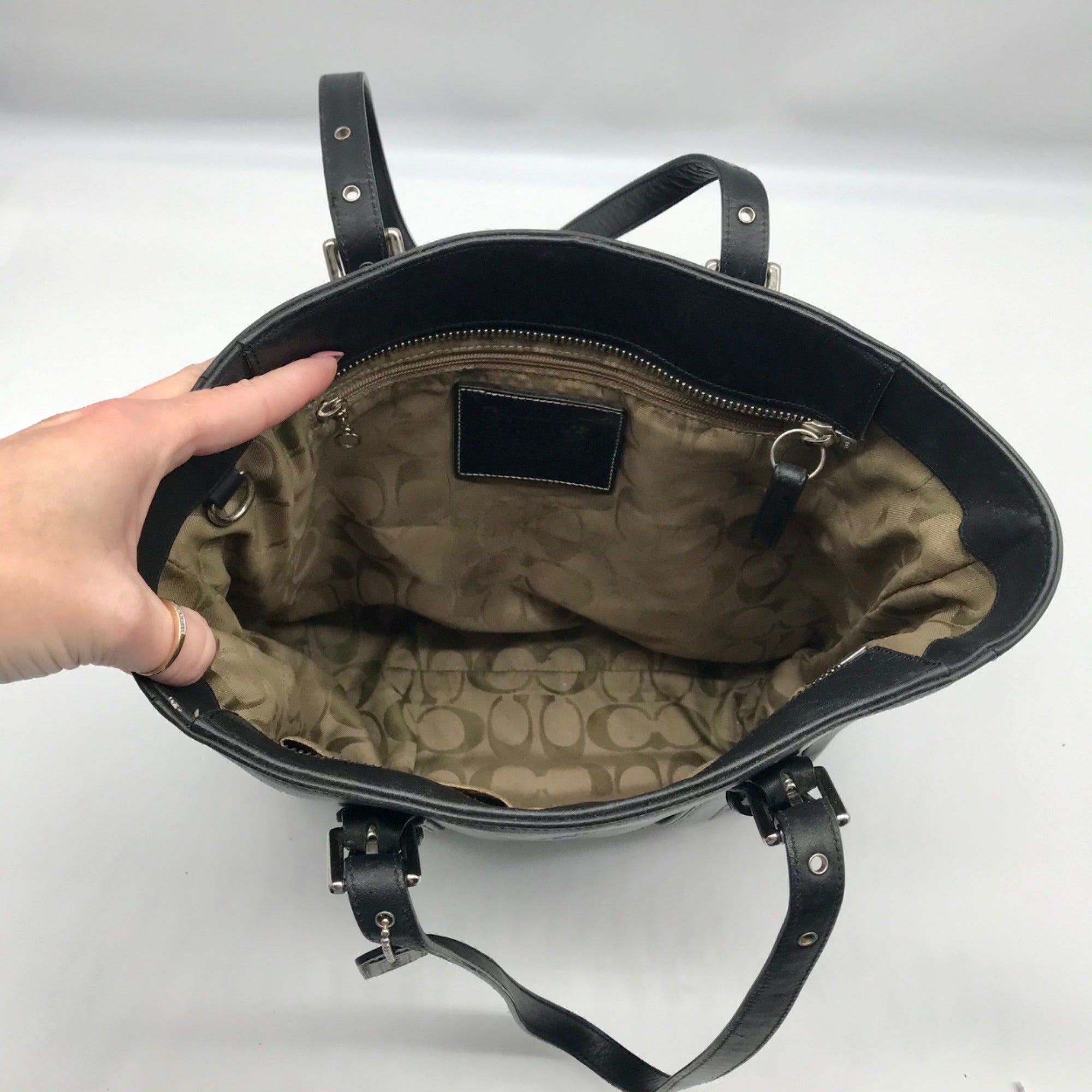 Coach Black Leather Hamptons Shoulder Bag 8E92