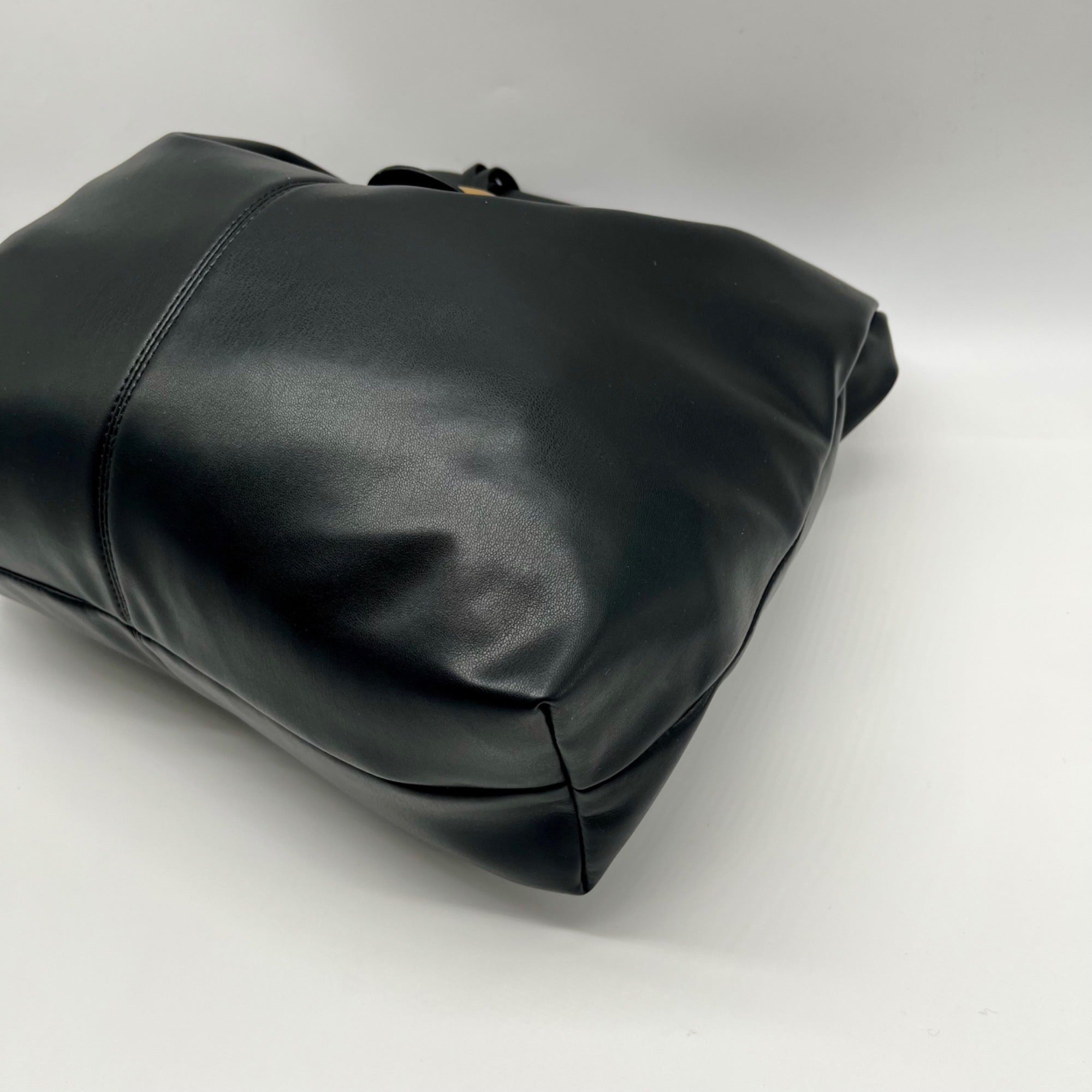 Steve Madden Black Leather Shoulder Bag