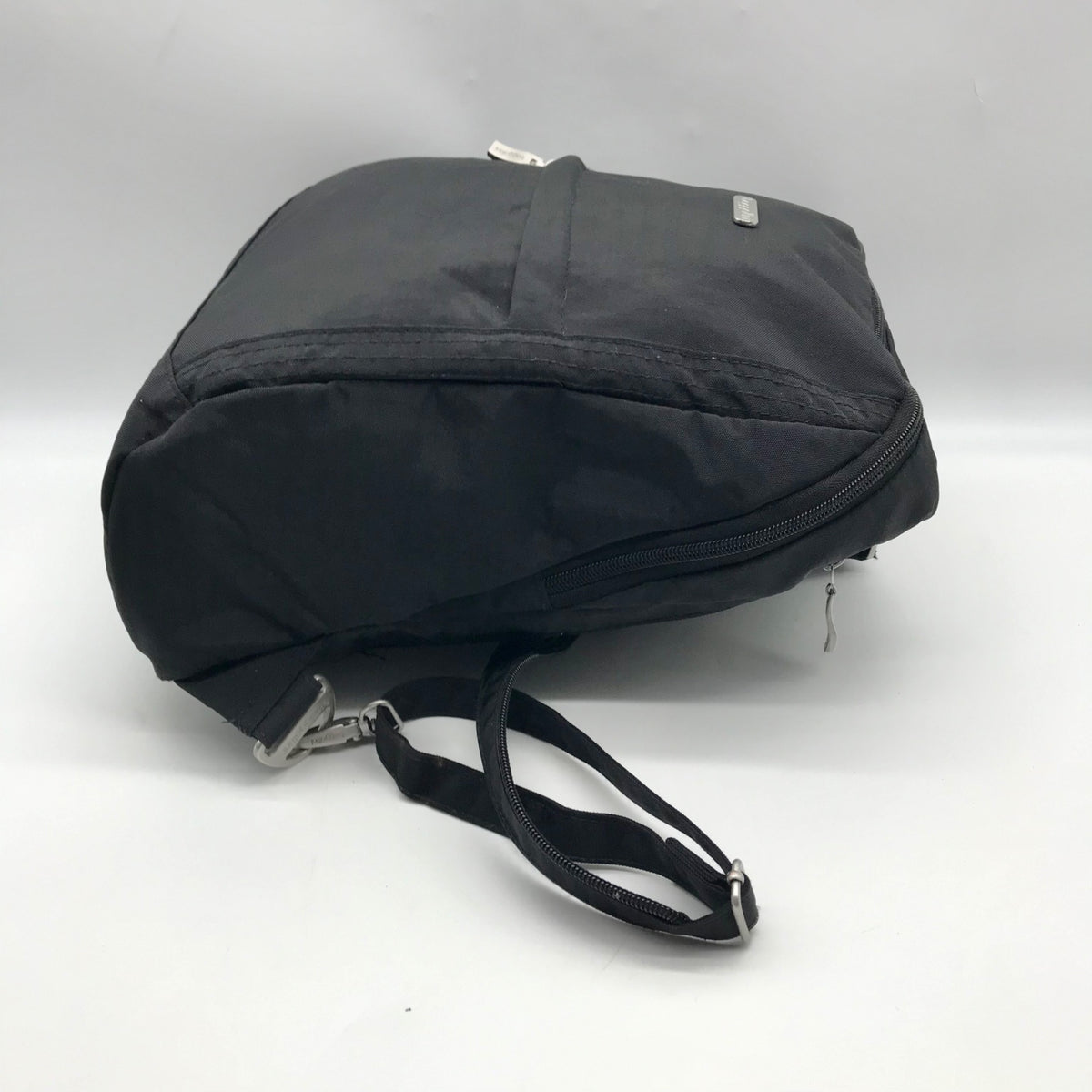 Baggallini Black Nylon Excursion Convertible Sling Bag