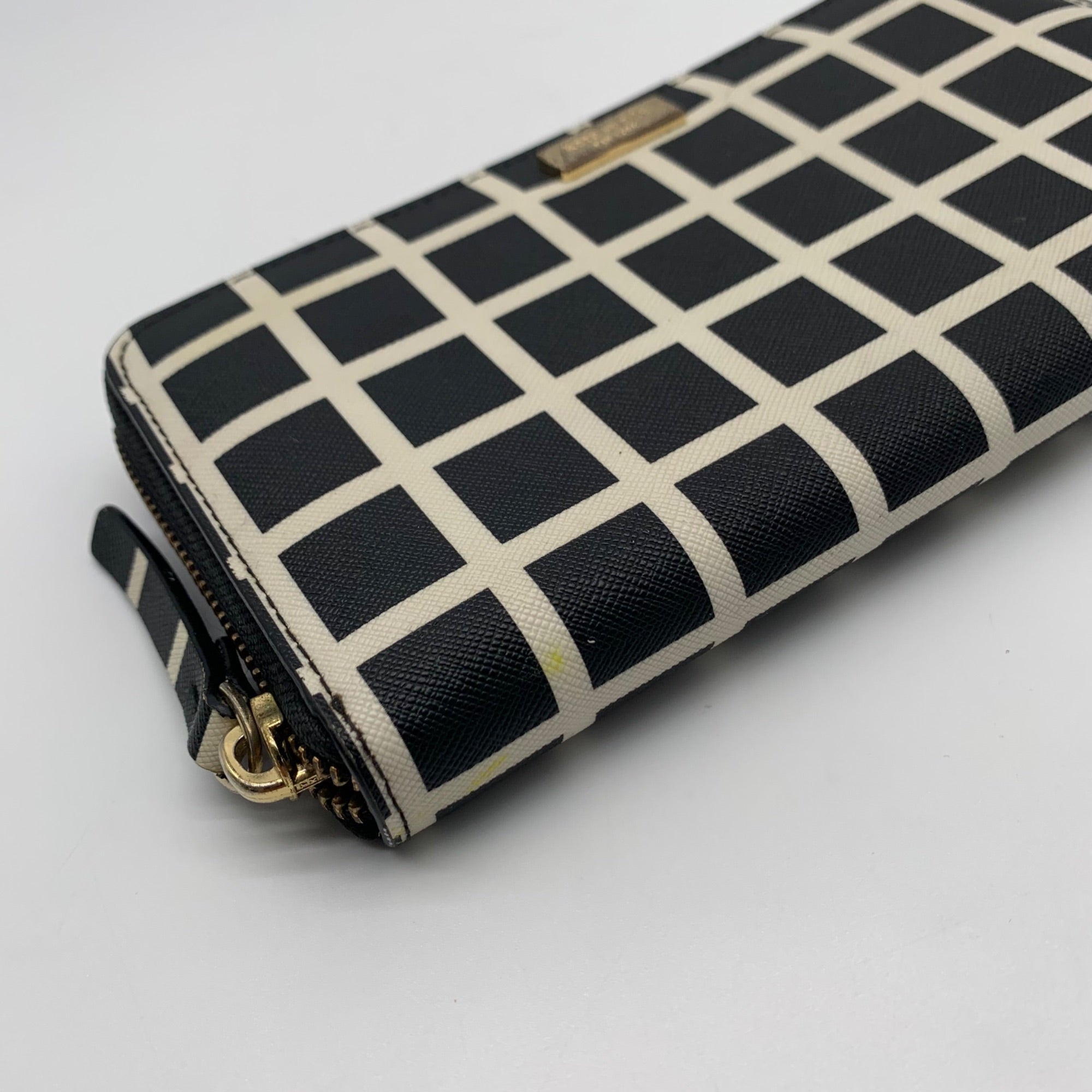 Kate Spade Black &amp; White Saffiano Leather Neda Laurel Way Wallet