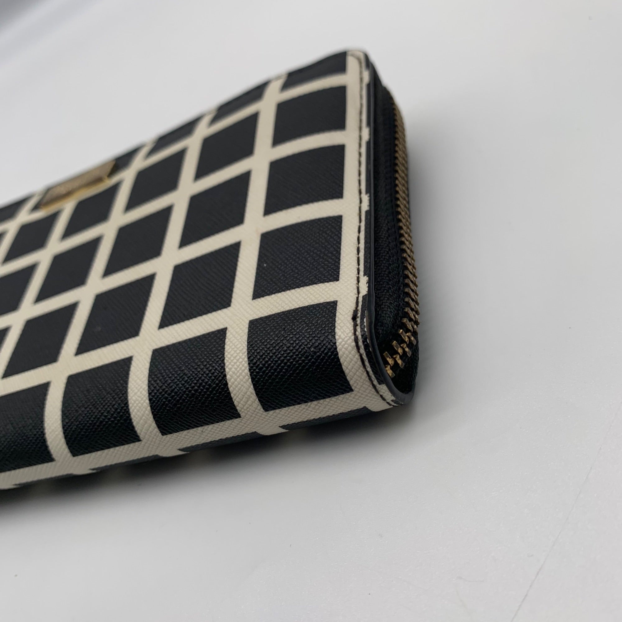 Kate Spade Black &amp; White Saffiano Leather Neda Laurel Way Wallet