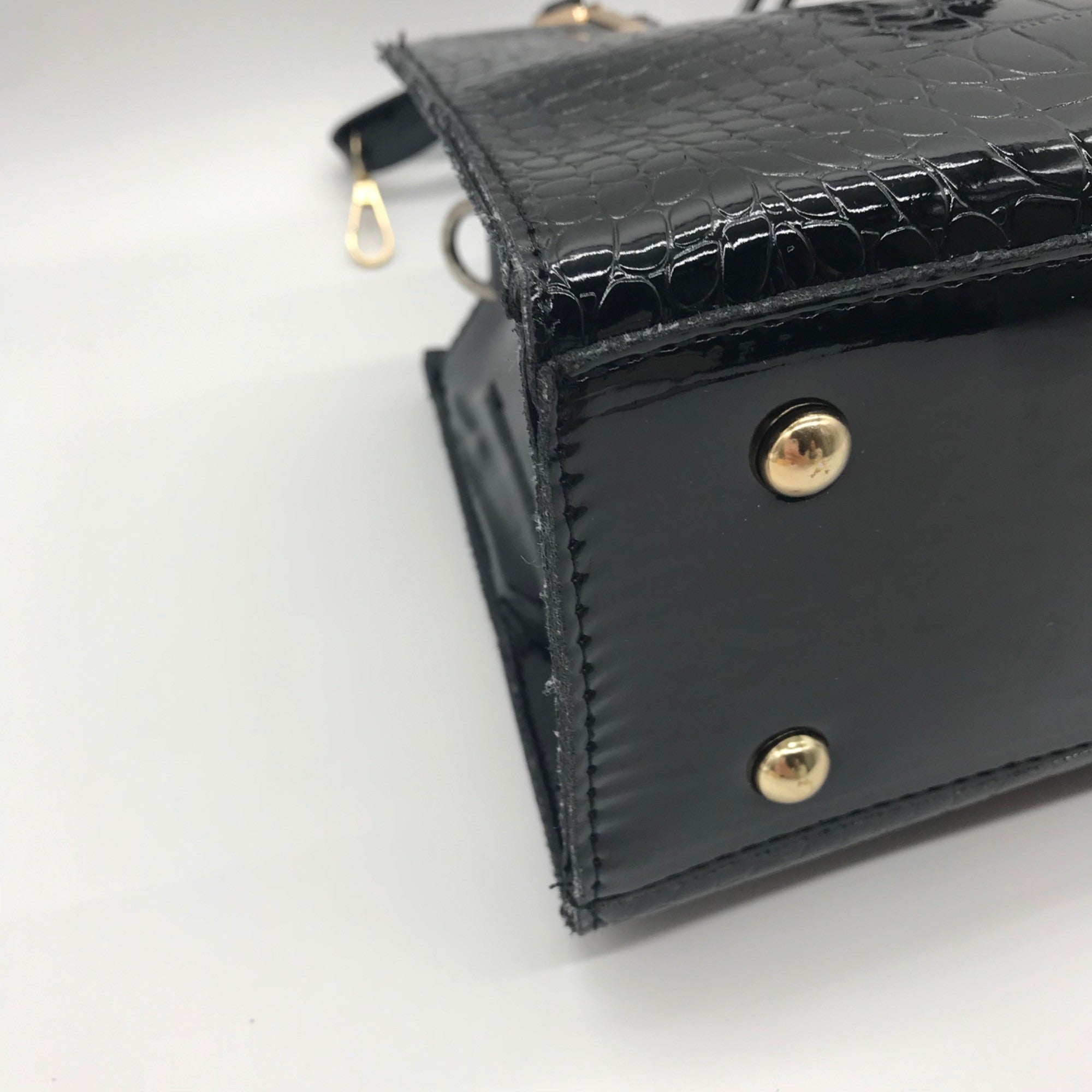 Danbaoly Black Croc-Embossed Shoulder Bag