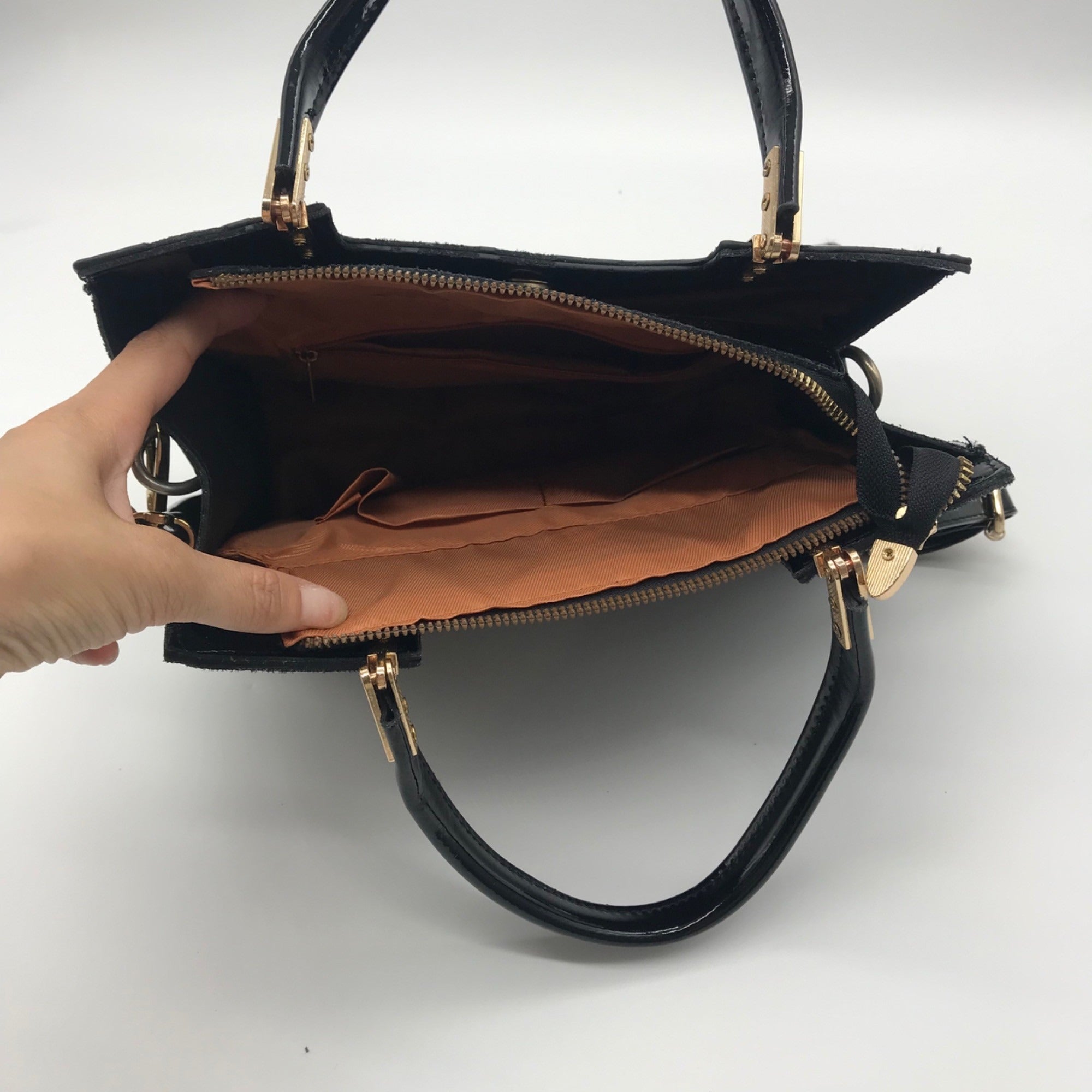 Danbaoly Black Croc-Embossed Shoulder Bag