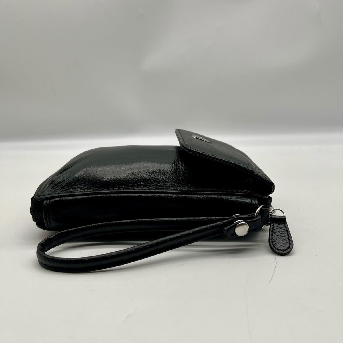 Giani Bernini Black Softy Leather Tech Crossbody Wallet