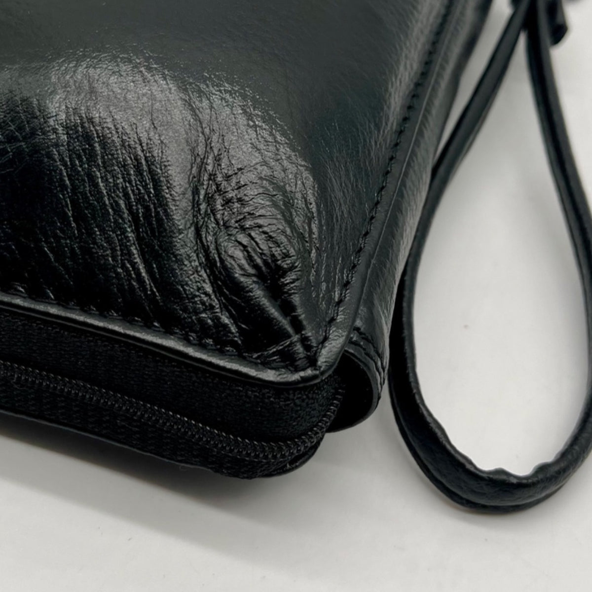 Giani Bernini Black Softy Leather Tech Crossbody Wallet
