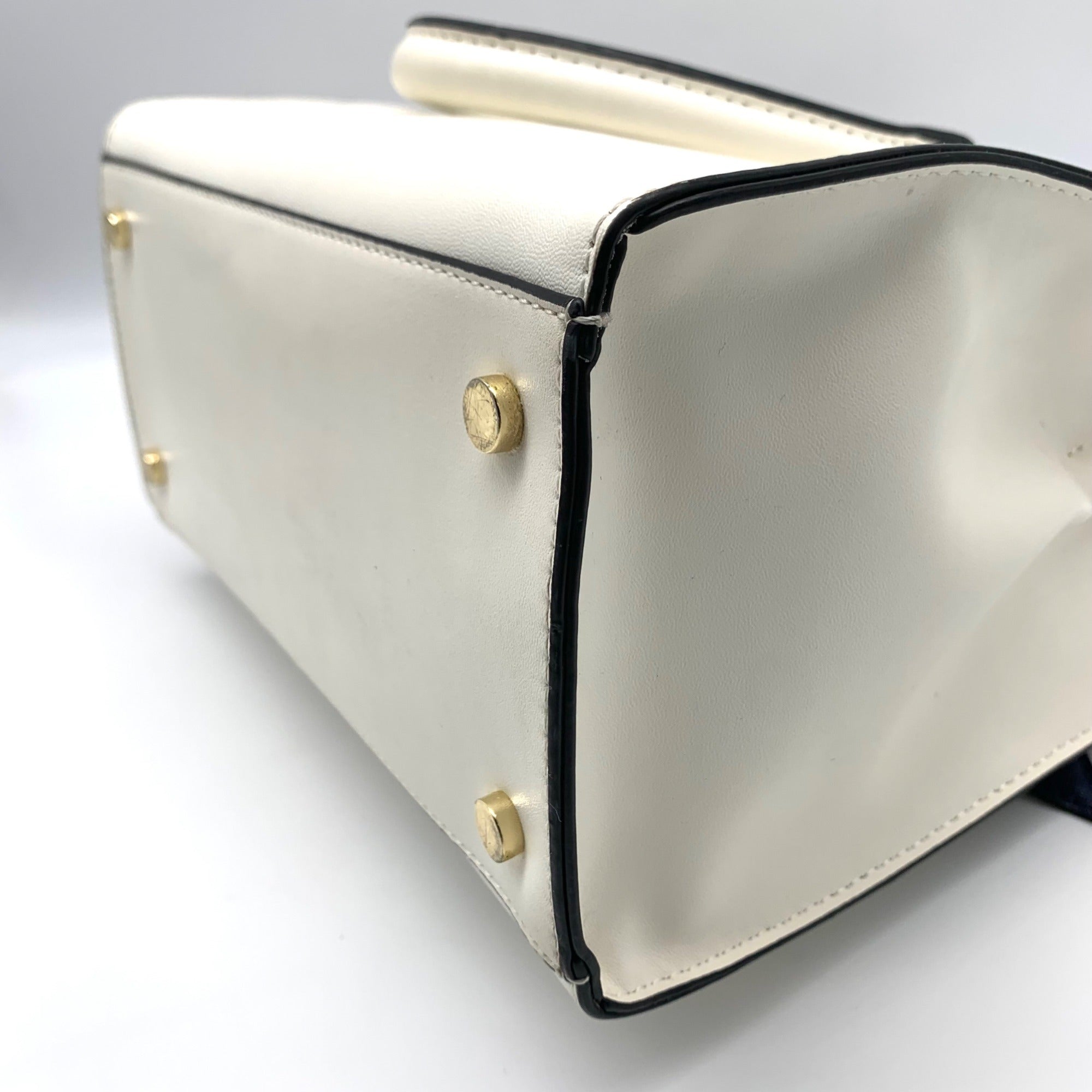 Crown &amp; Ivy White Convertible Crossbody Satchel