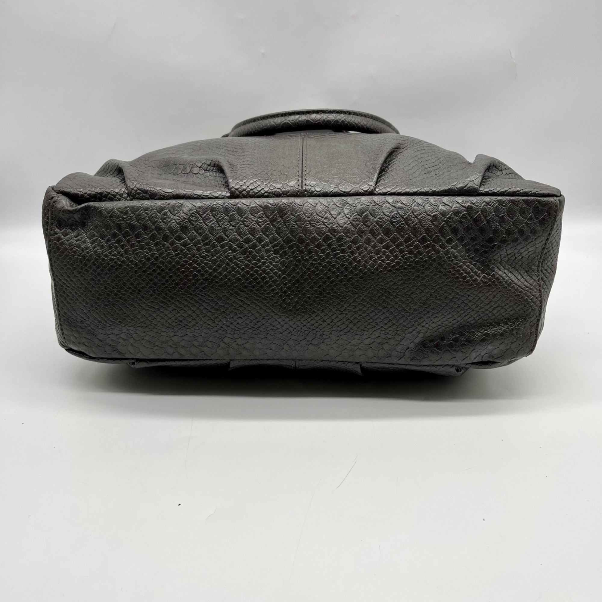 Jewell Grey Faux Leather Thirty-One Couture Street