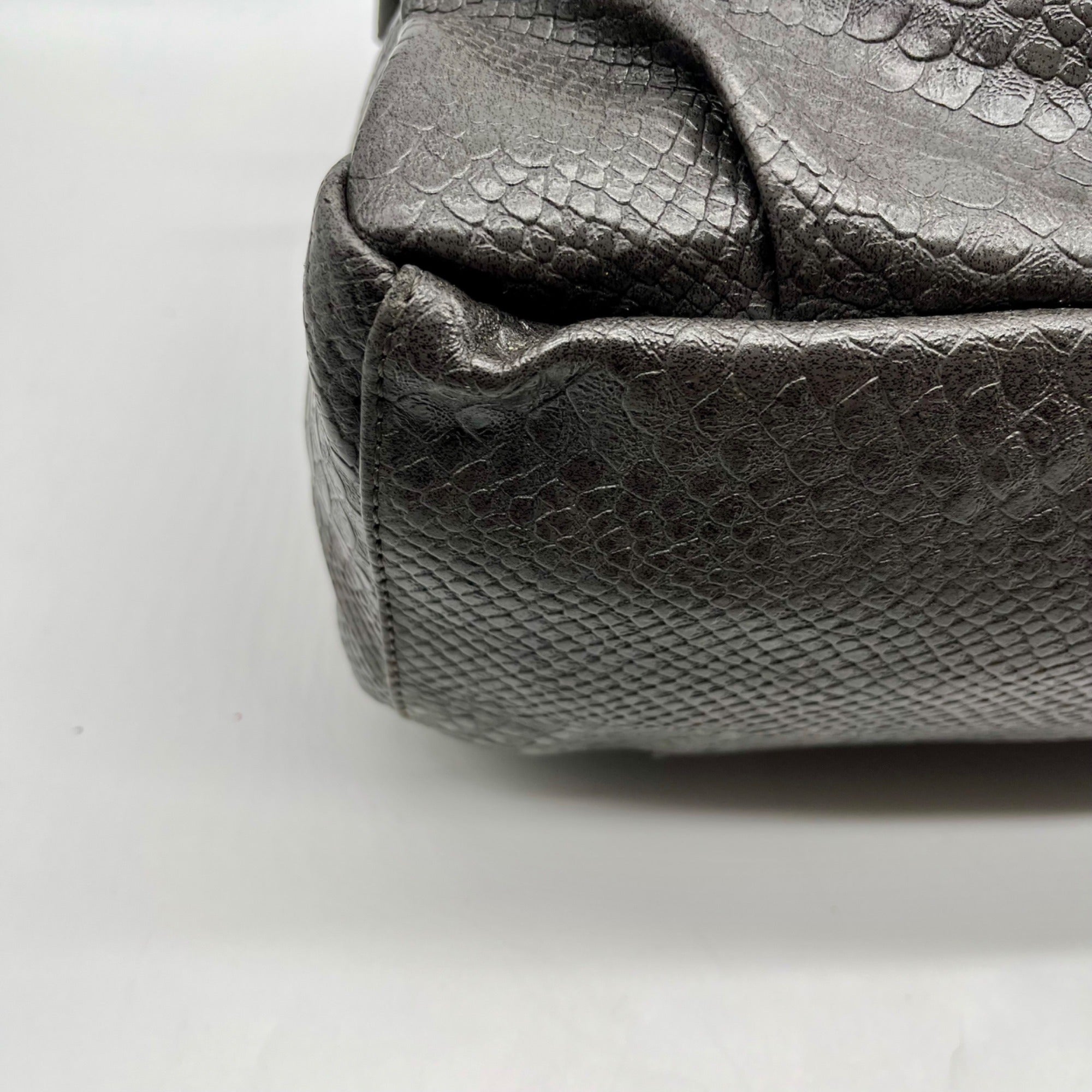 Jewell Grey Faux Leather Thirty-One Couture Street