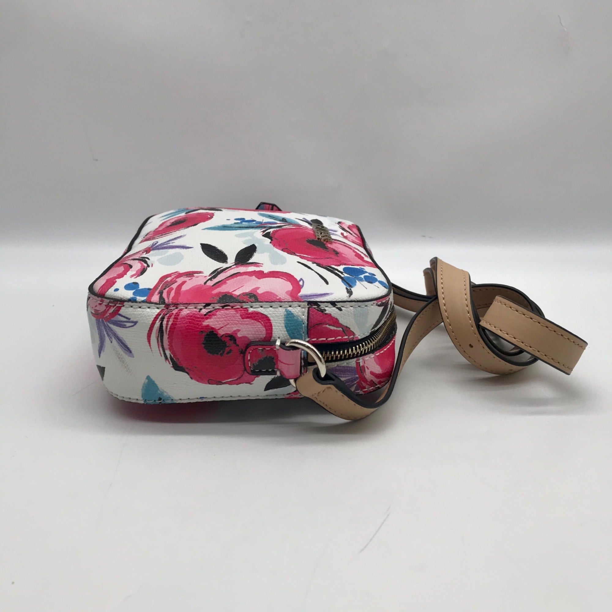Guess White Floral Kamryn Crossbody Top Zip Bag