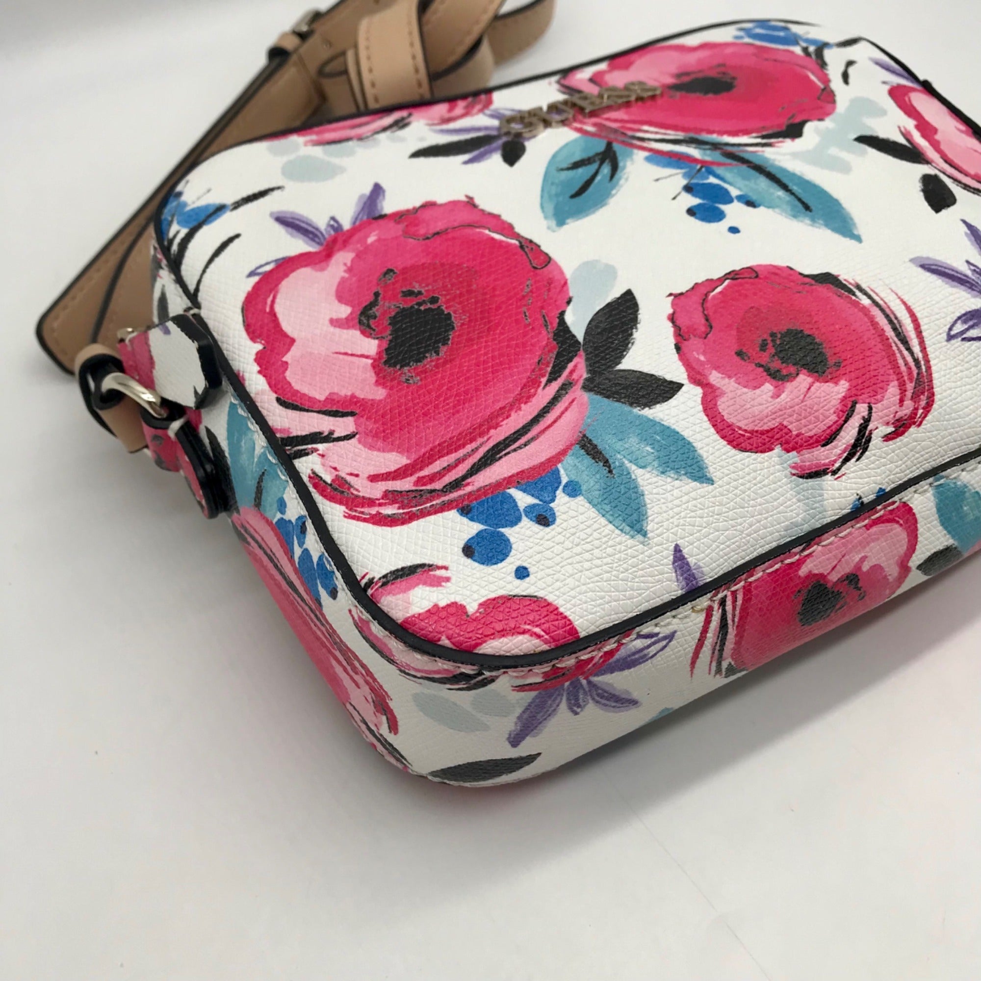 Guess White Floral Kamryn Crossbody Top Zip Bag