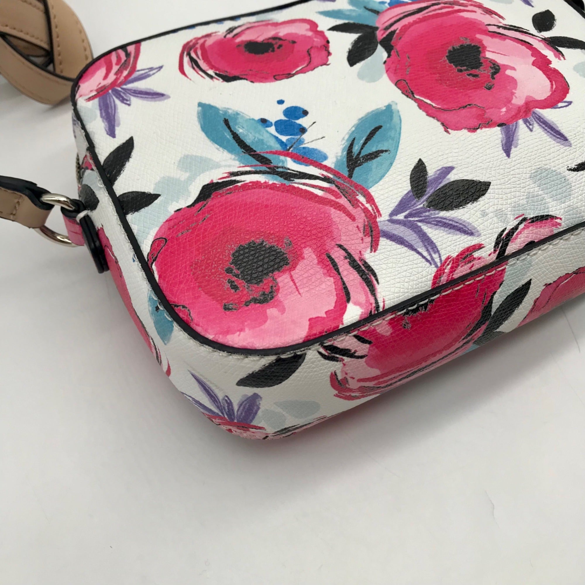 Guess White Floral Kamryn Crossbody Top Zip Bag
