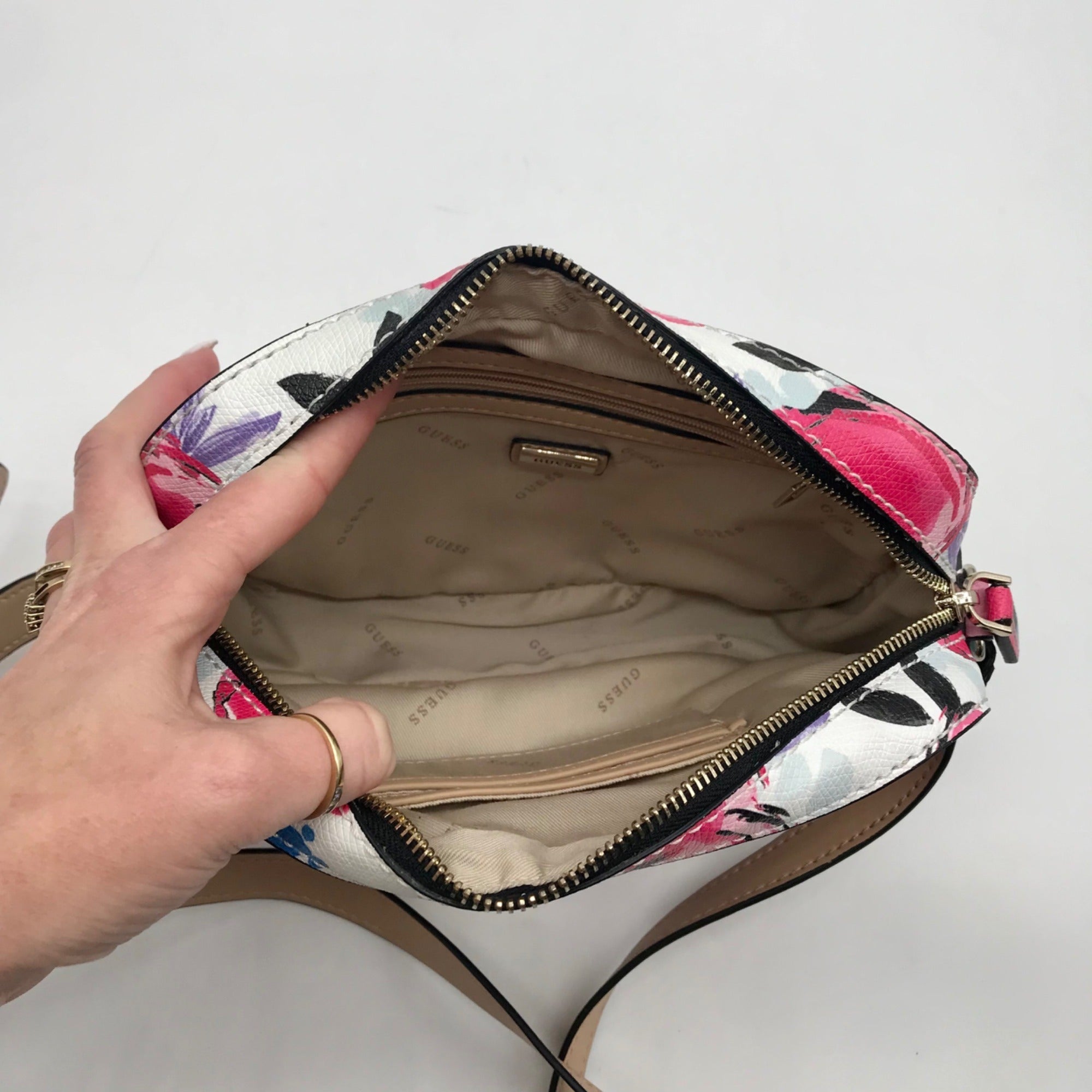 Guess White Floral Kamryn Crossbody Top Zip Bag