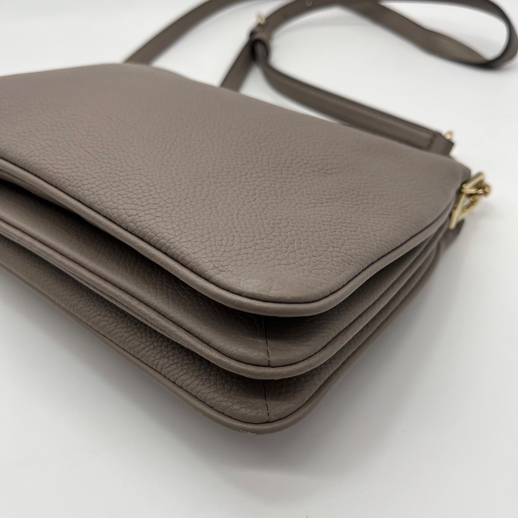 Kate Spade Gray Pebbled Leather Mulberry Street Madeline Crossbody Bag