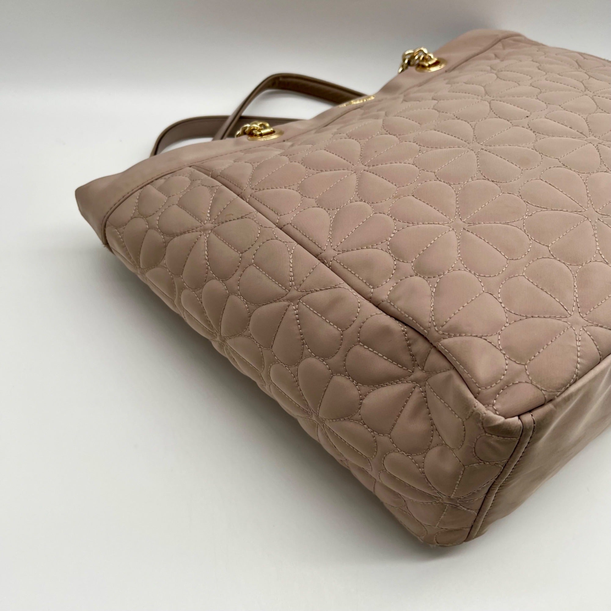 Kate Spade Beige Polyester Flower Quilted Fabric Madium Tote Bag