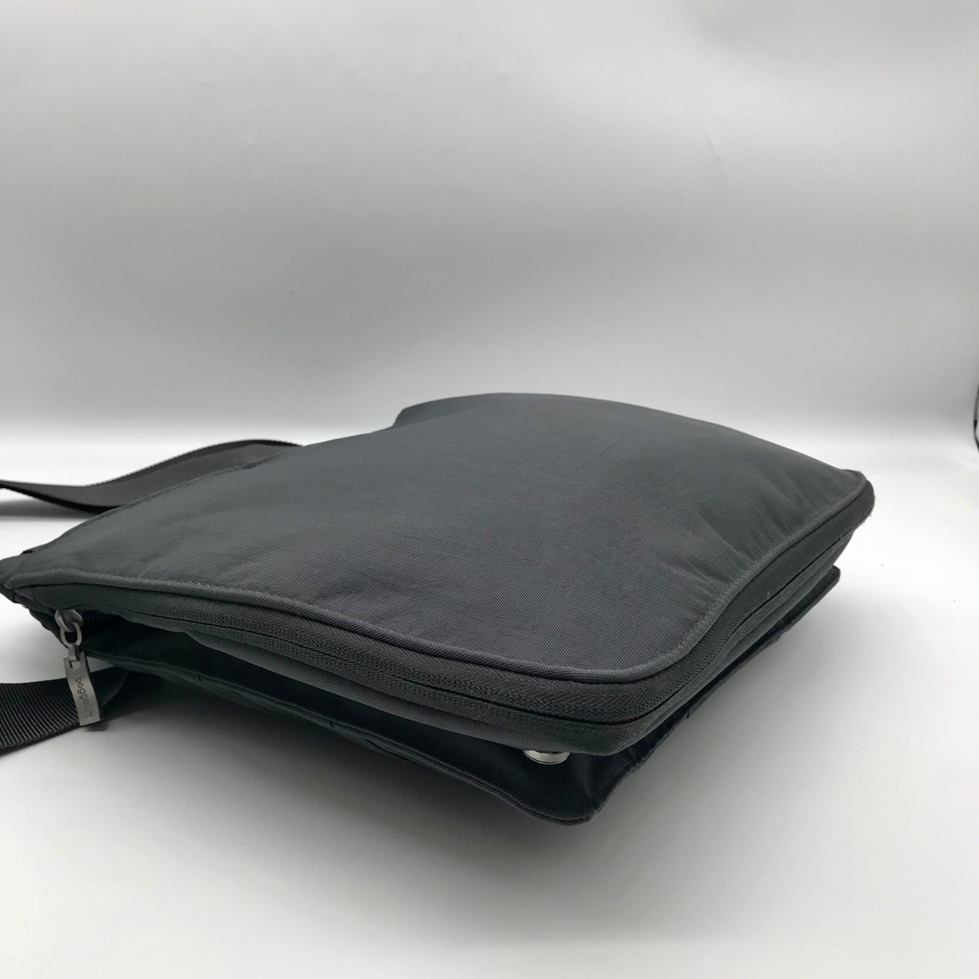 Baggallini Gray Nylon North South Crossbody