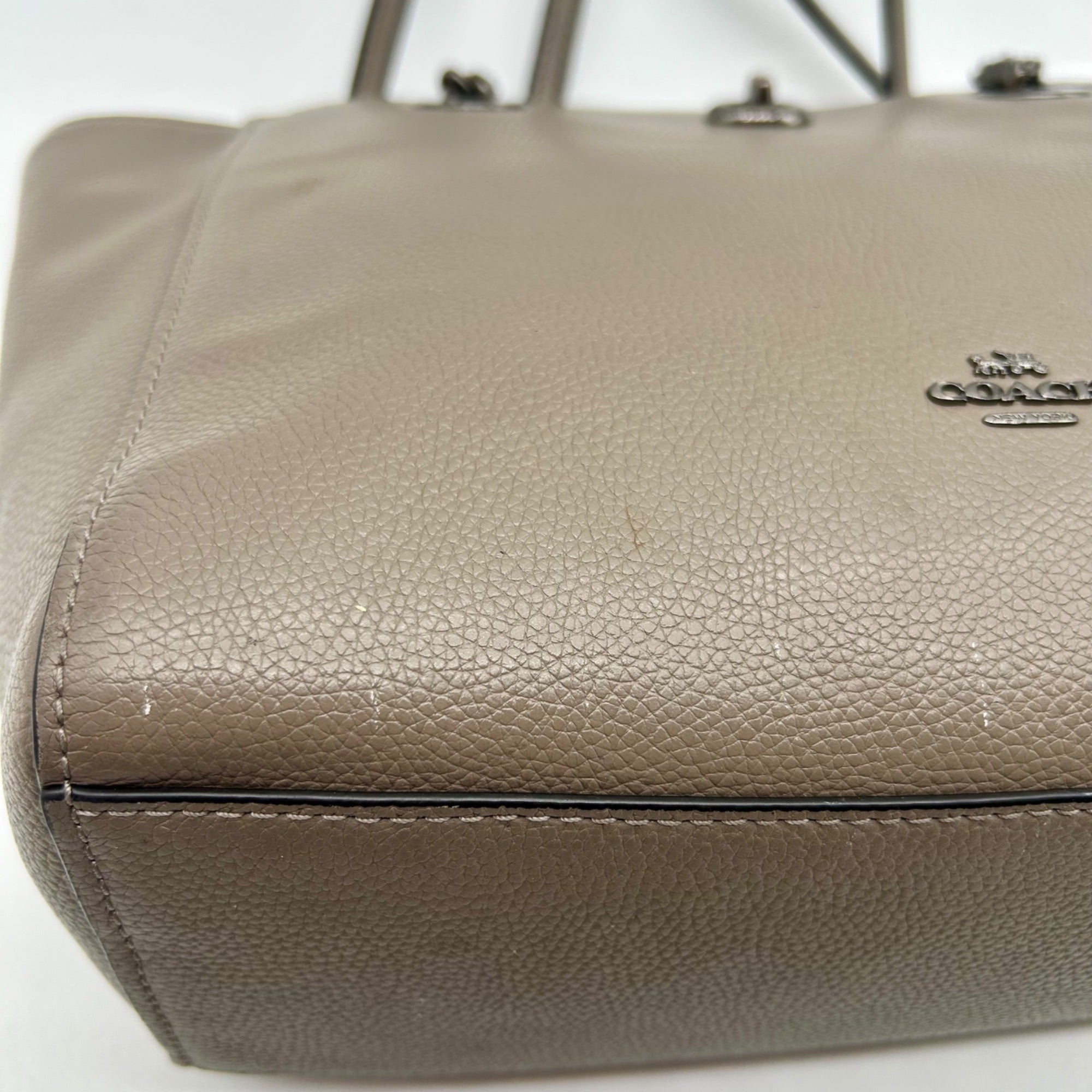 Coach Soft Grey Turn-lock Chain Tote Bag 57107