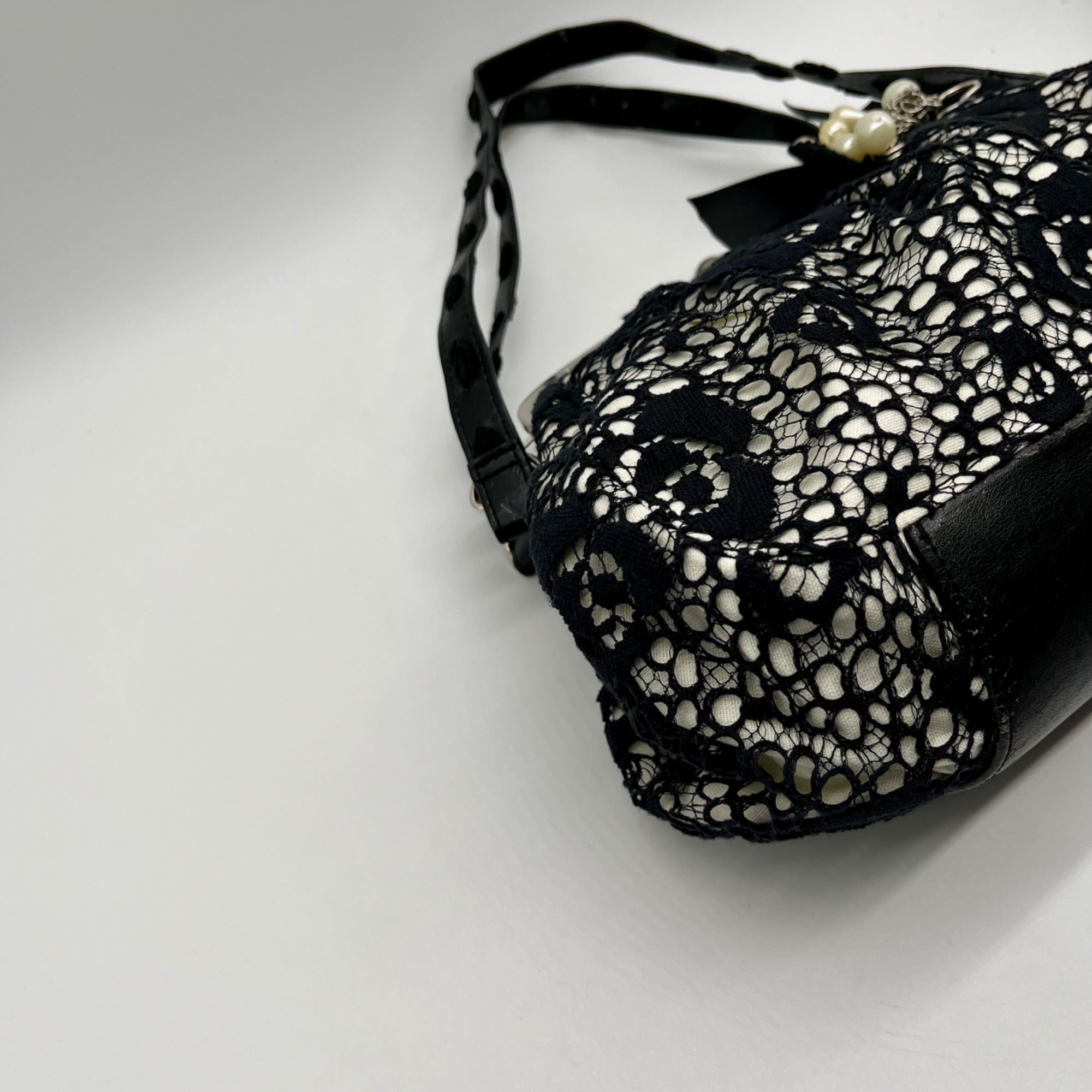 Nicole Lee Black &amp; White Lace Kiss-Lock Clutch Purse