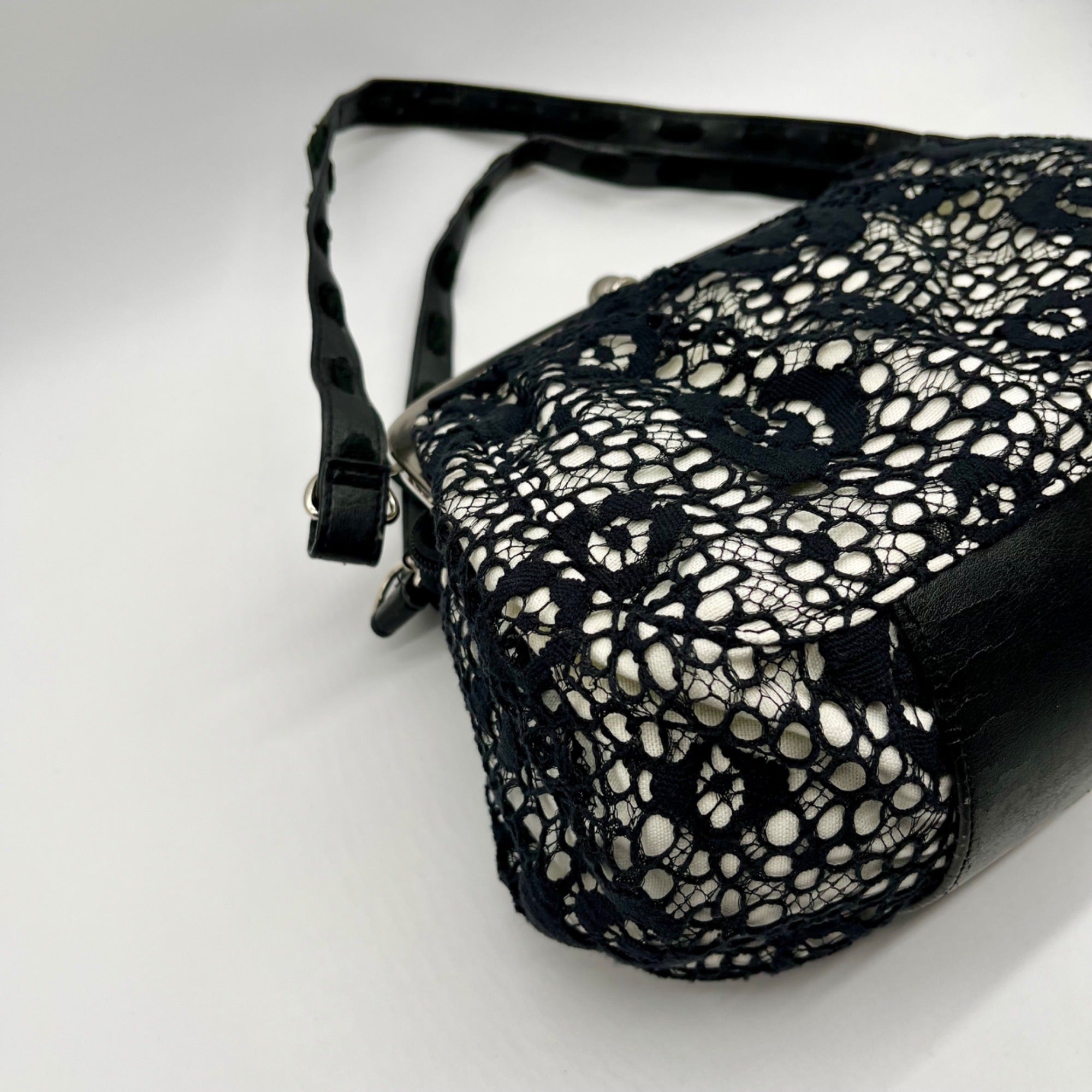 Nicole Lee Black &amp; White Lace Kiss-Lock Clutch Purse