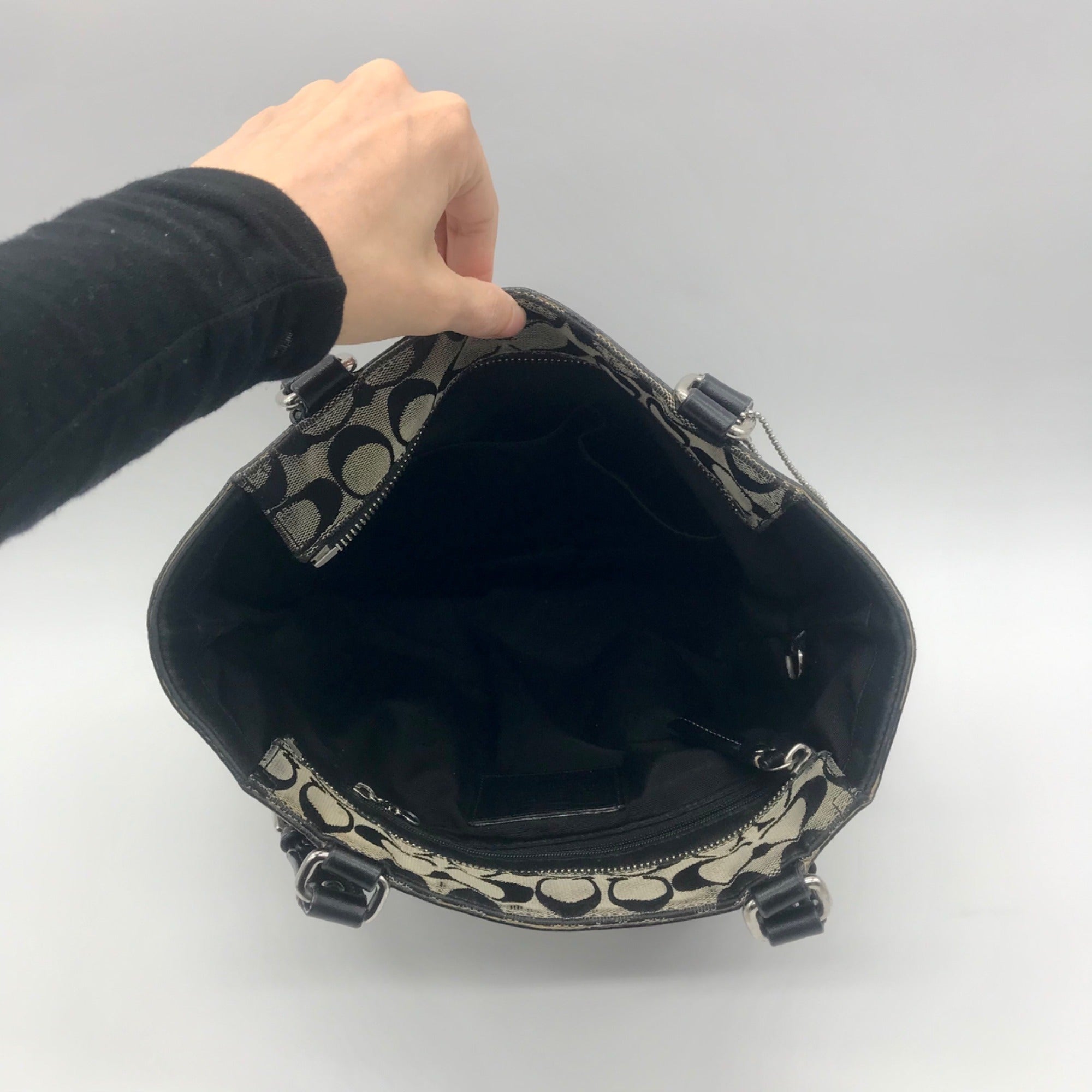 Coach Vintage Gray and Black Canvas Hamptons Shoulder Bag-F13077