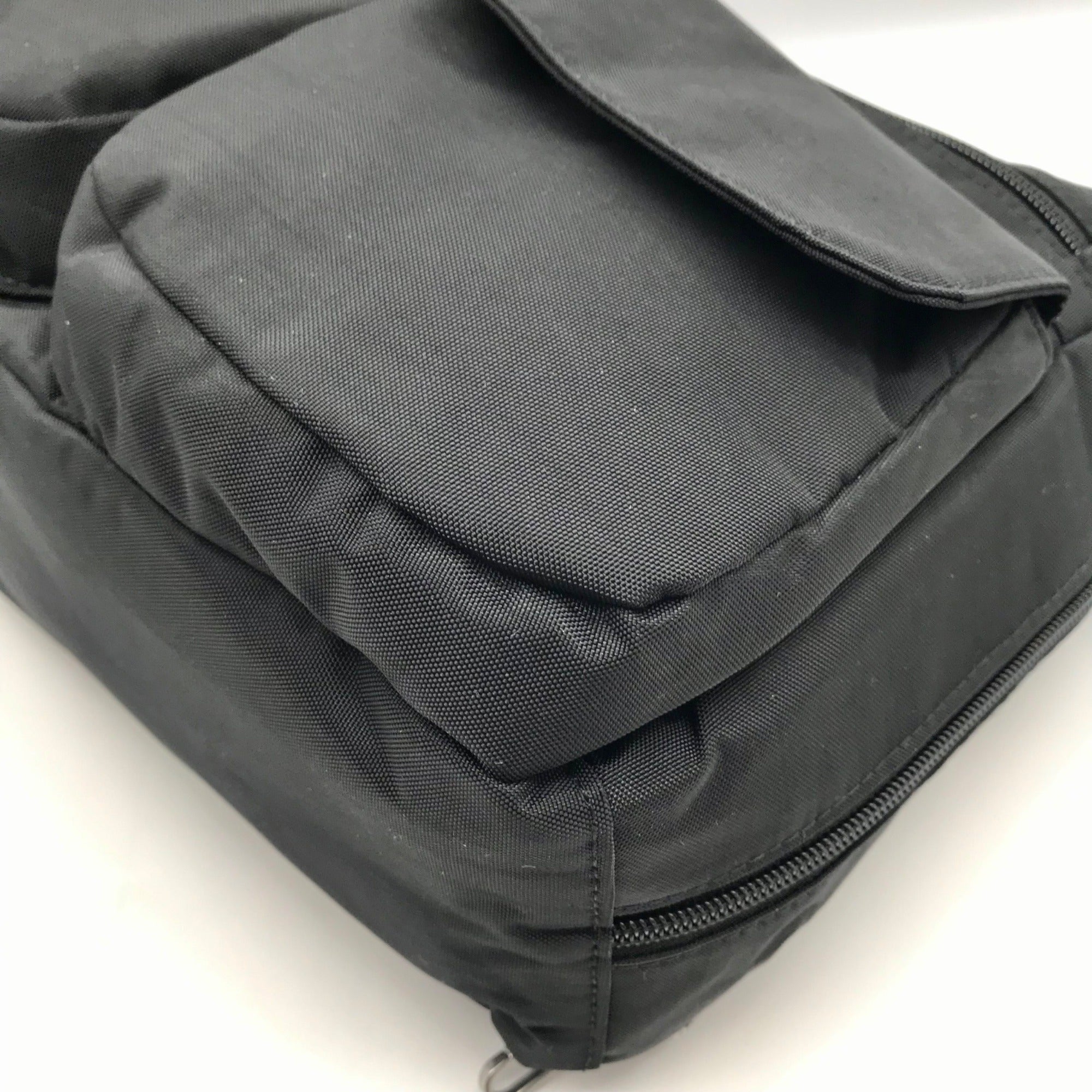 Baggallini Black Nylon Everywhere Crossbody Bag