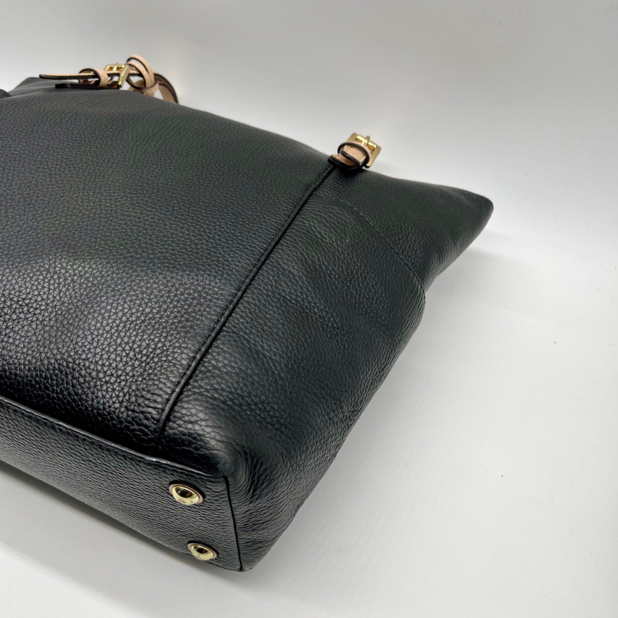Michael Kors Black Leather Jet Set Shoulder Bag